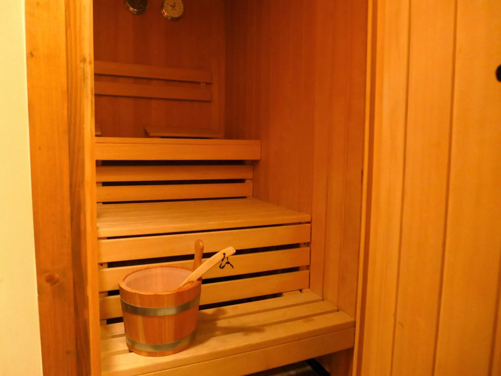 Chesa Sonnalpine B 52-Inside