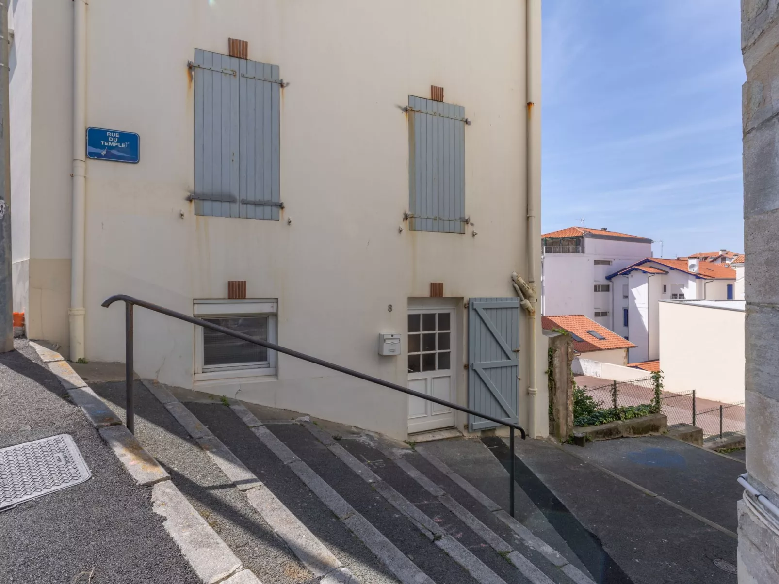 Terrasse du Temple-Outside