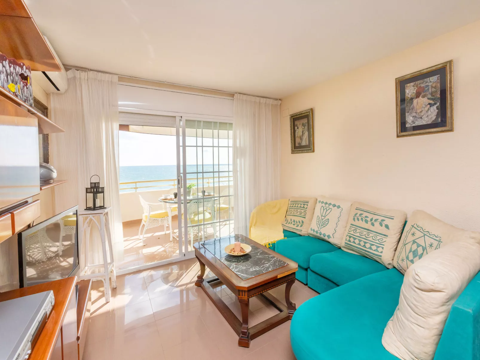 Front Beach-Inside