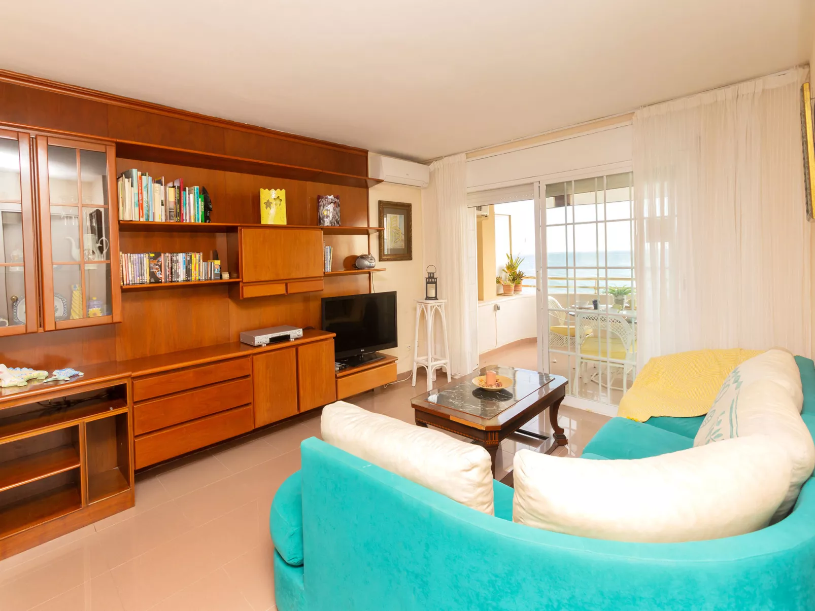 Front Beach-Inside