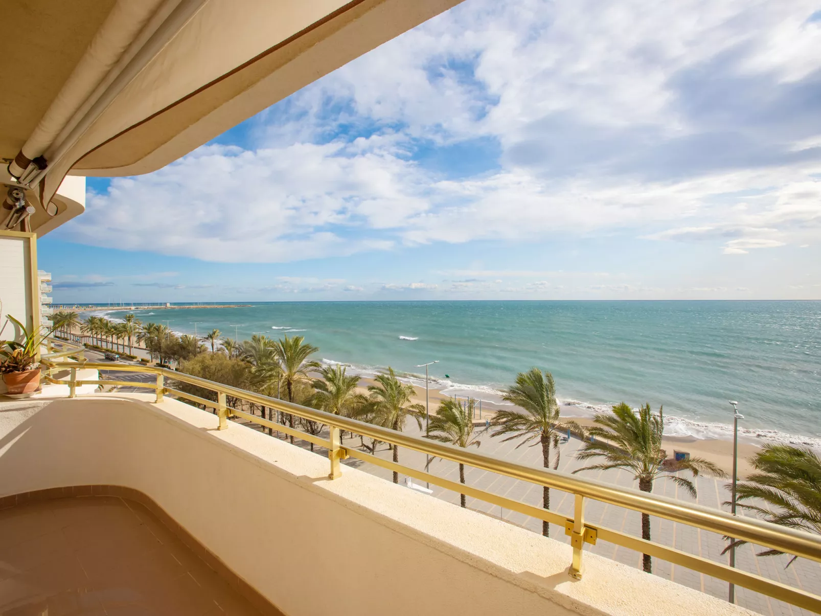 Front Beach-Outside