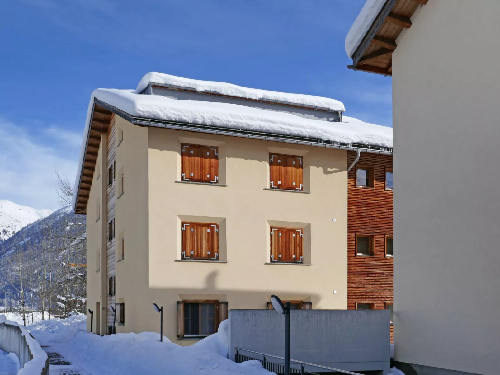 Chesa San Bastiaun B5-Draußen