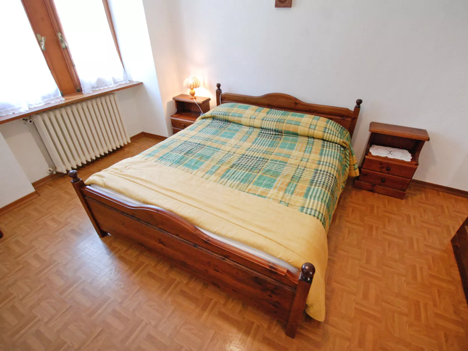 Aigle-Inside