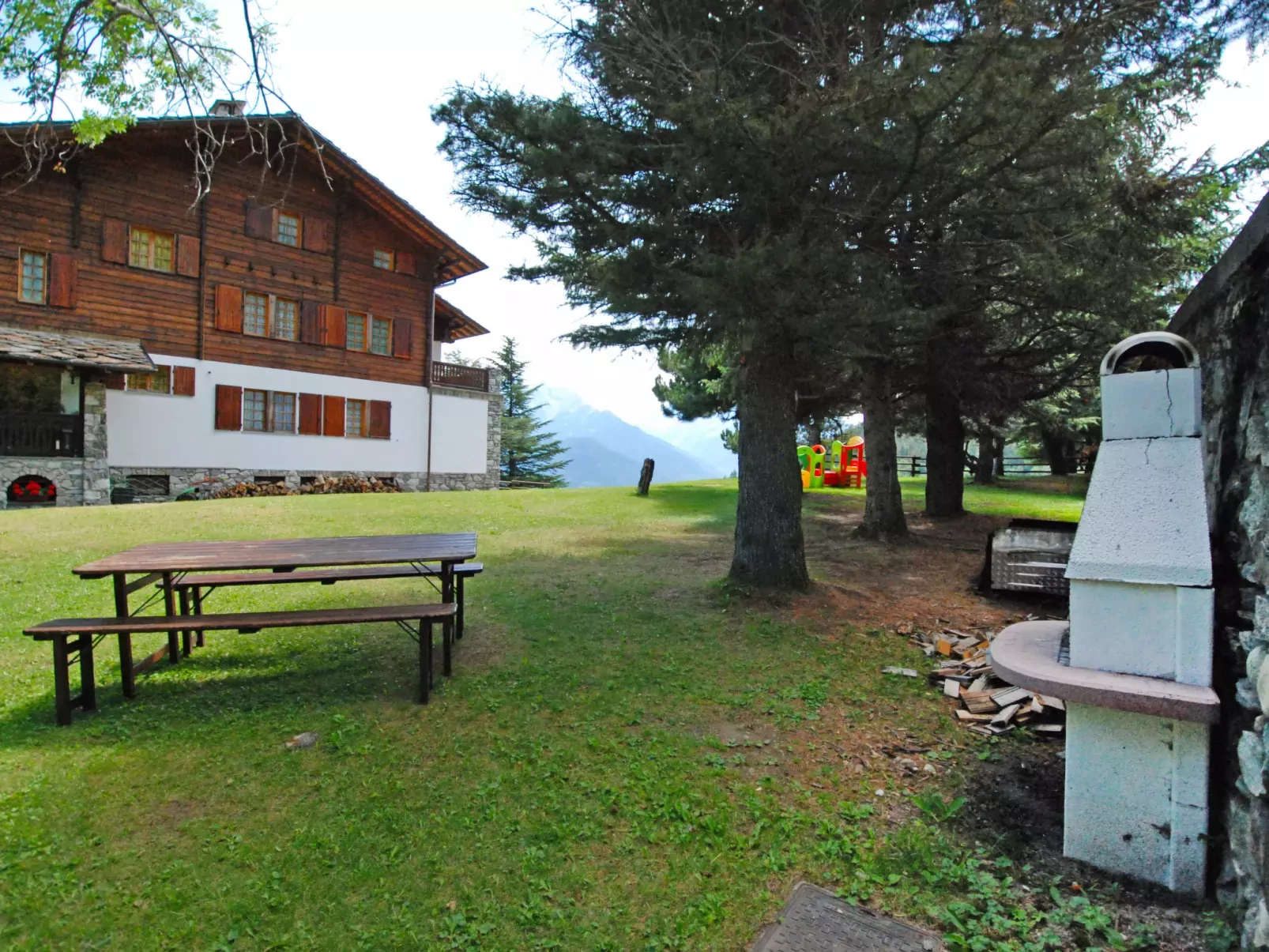Aigle-Outside