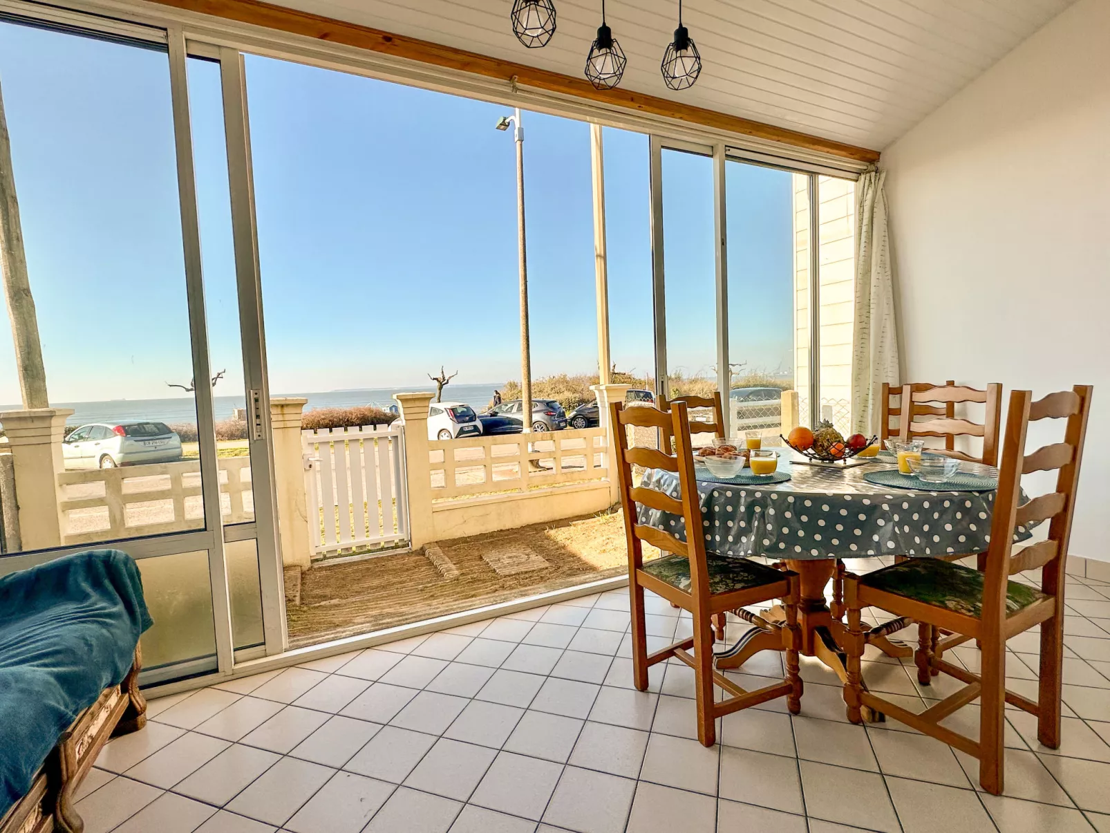 Maison Front de Mer-Outside