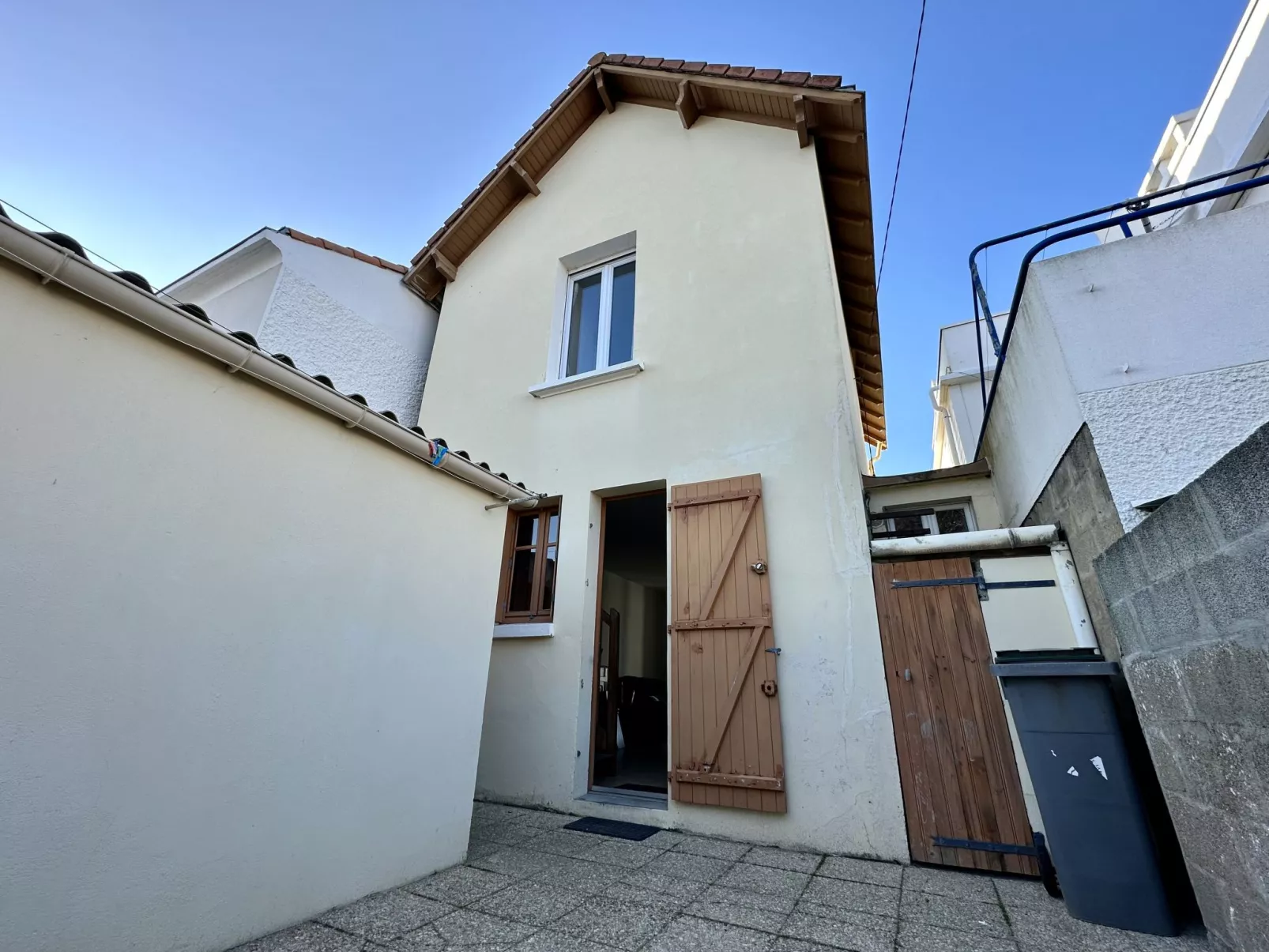 Maison Front de Mer-Outside