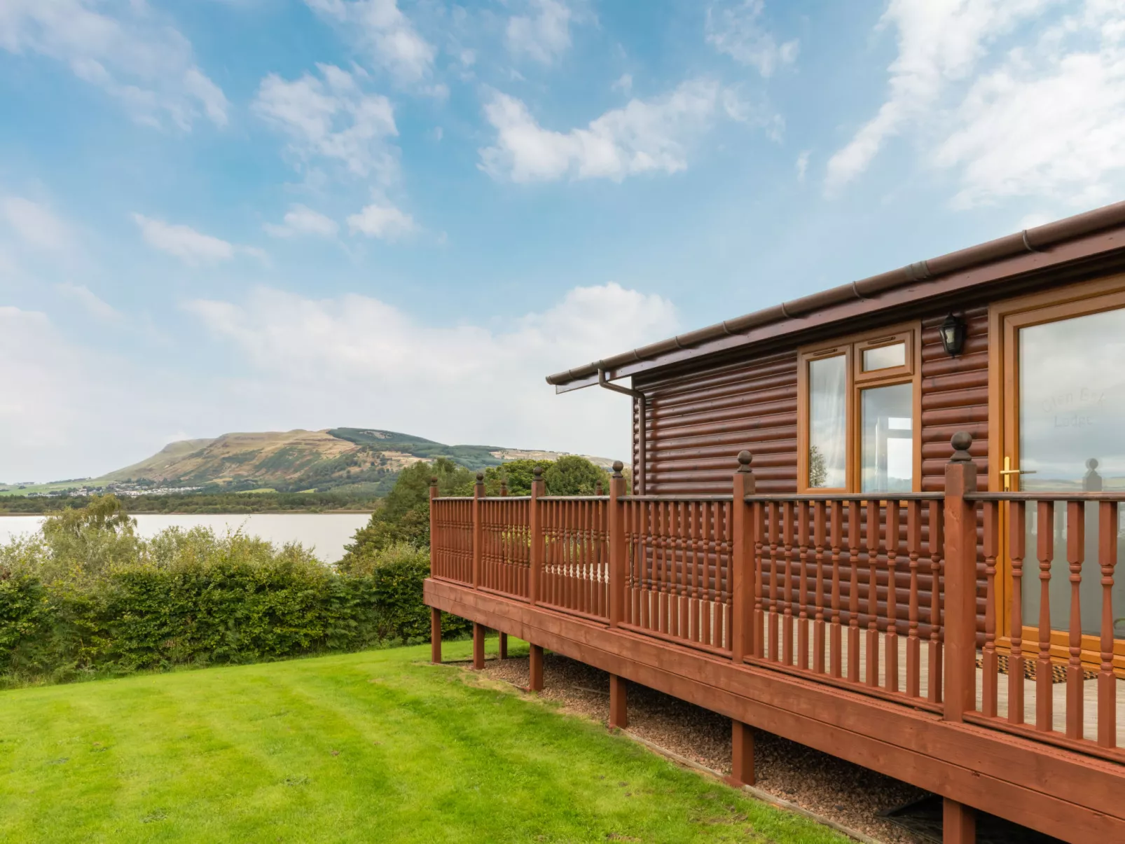 Loch Side Lodge 5-Outside