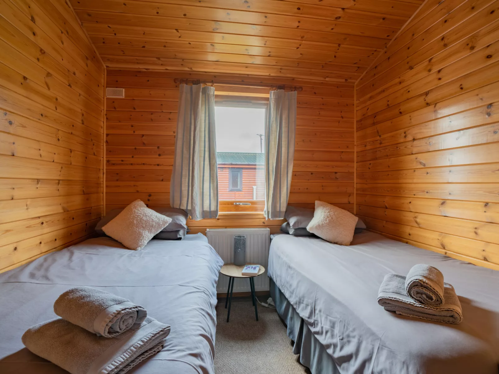 Loch Leven Lodge 10-Inside