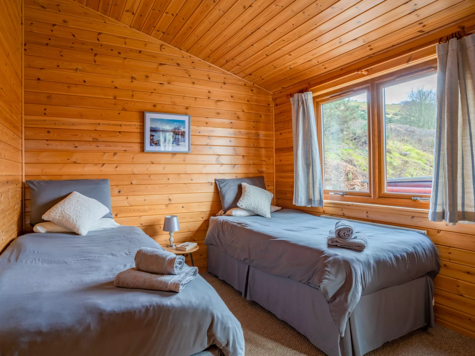 Loch Leven Lodge 10-Inside