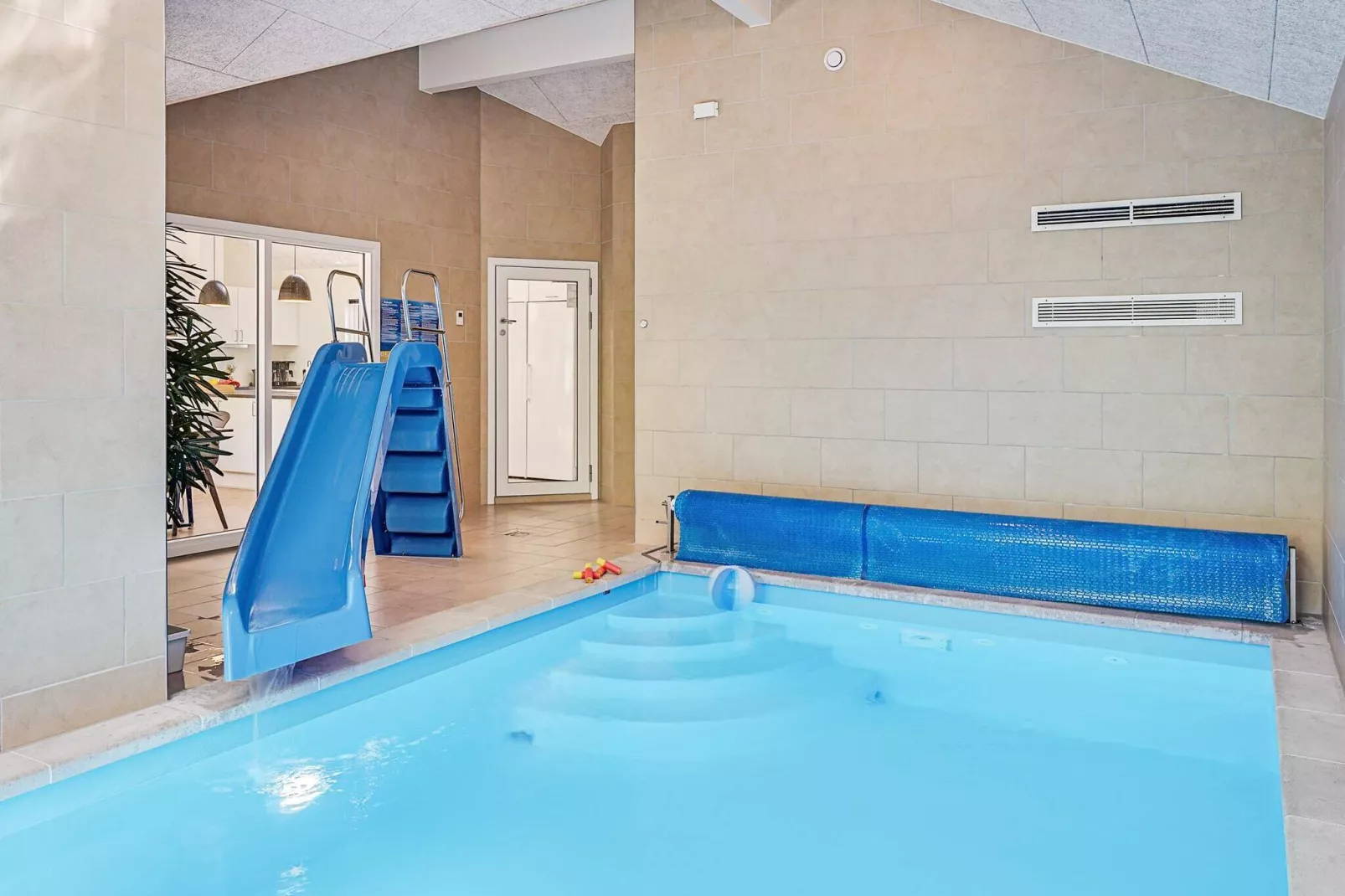 18 Personen Ferienhaus in Fjerritslev-Schwimmbad