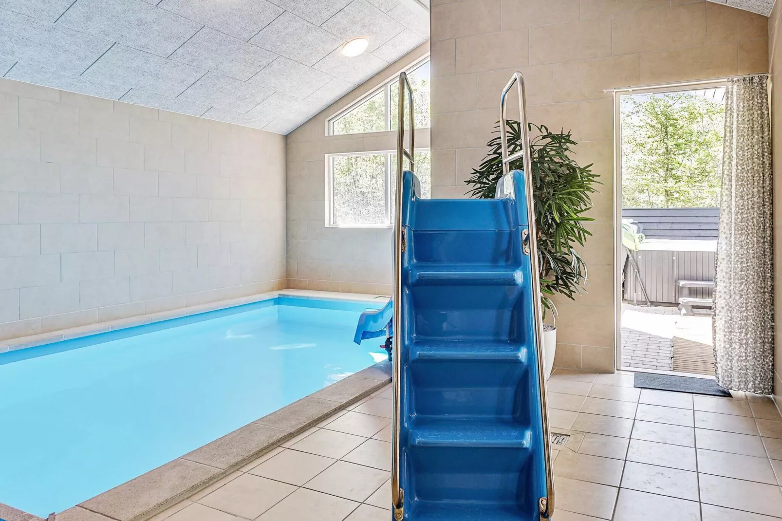 18 Personen Ferienhaus in Fjerritslev-Schwimmbad
