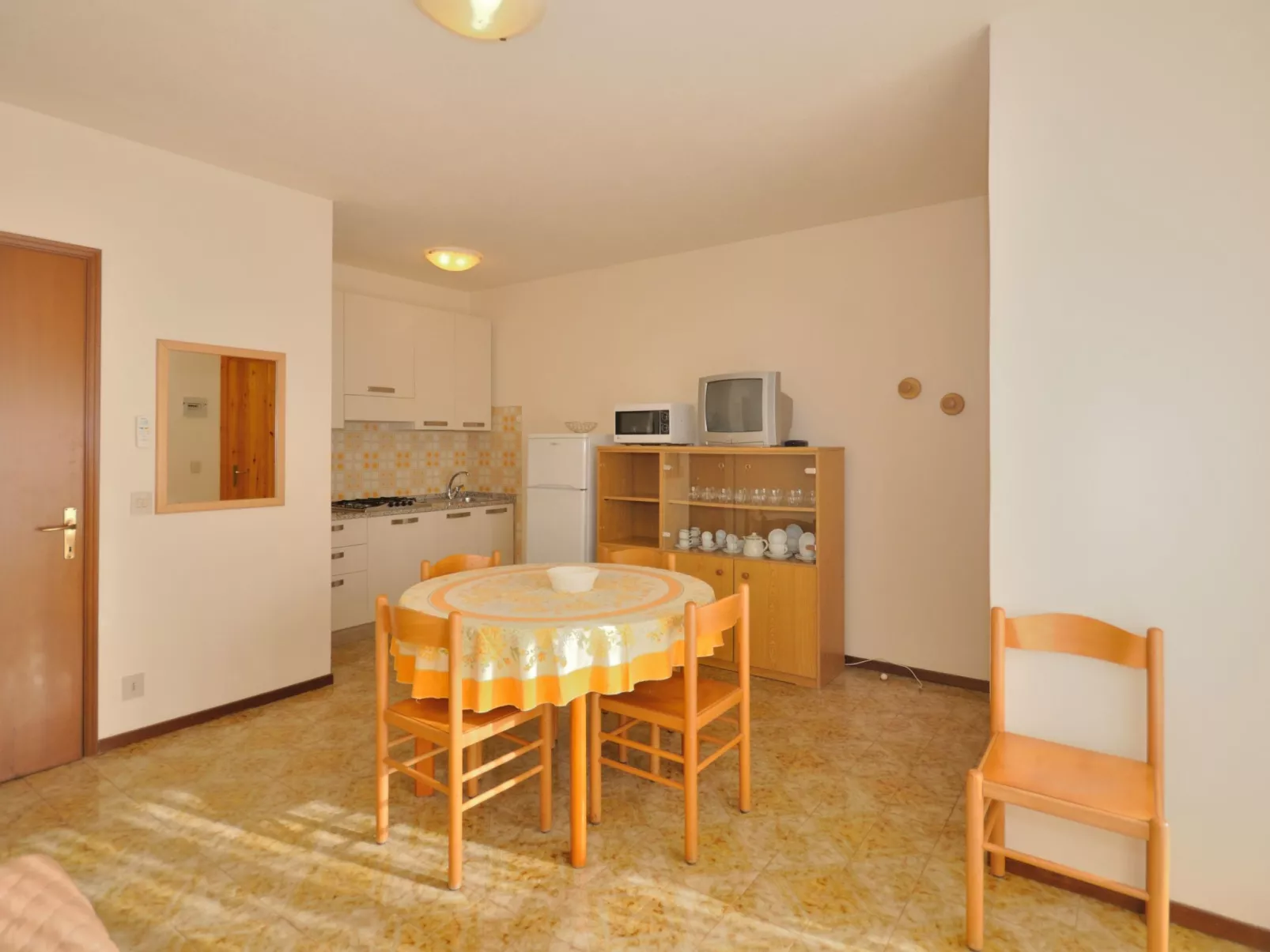 Villaggio White Star-Inside