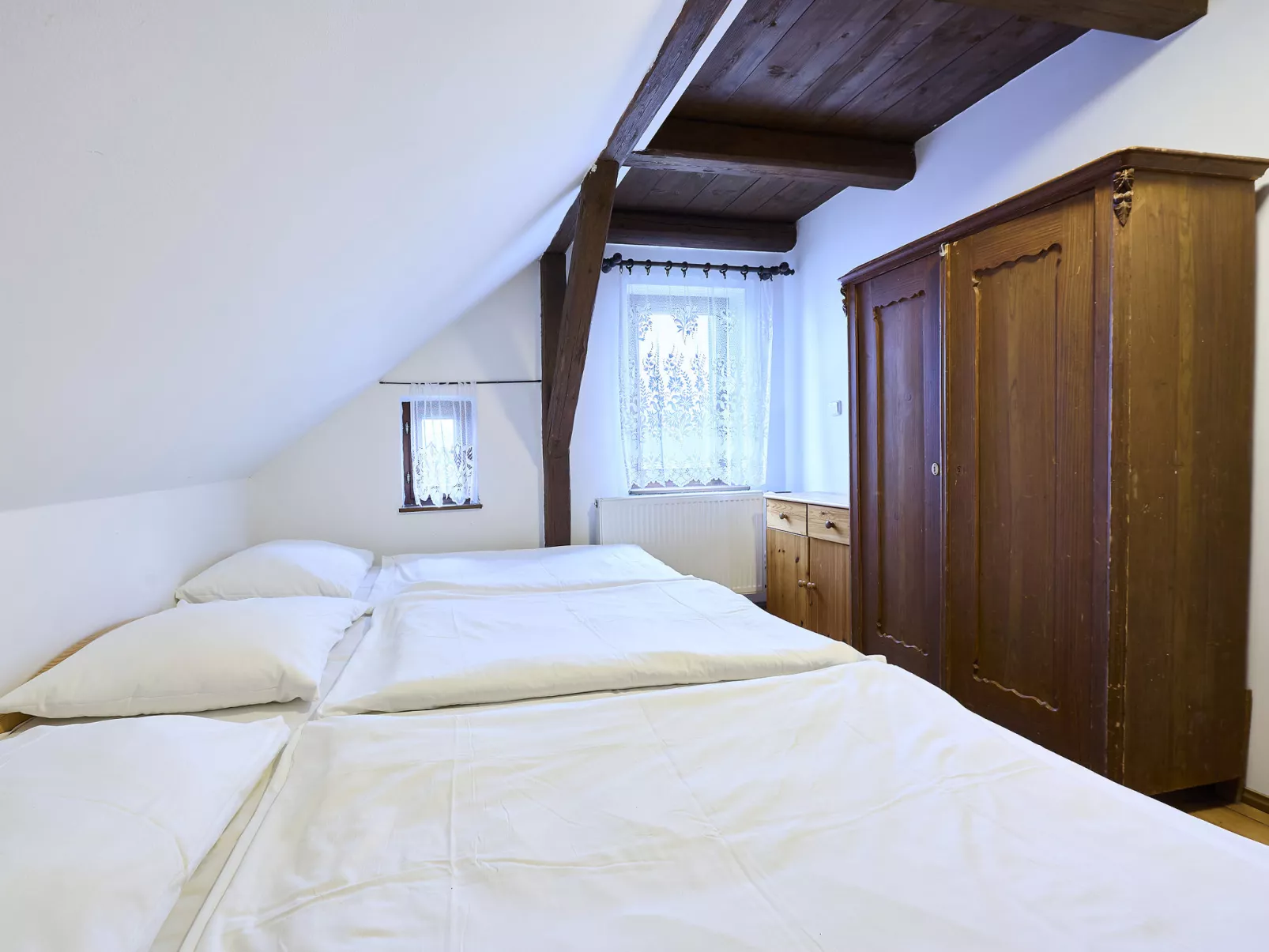 Zlatá Olešnice 122-Inside
