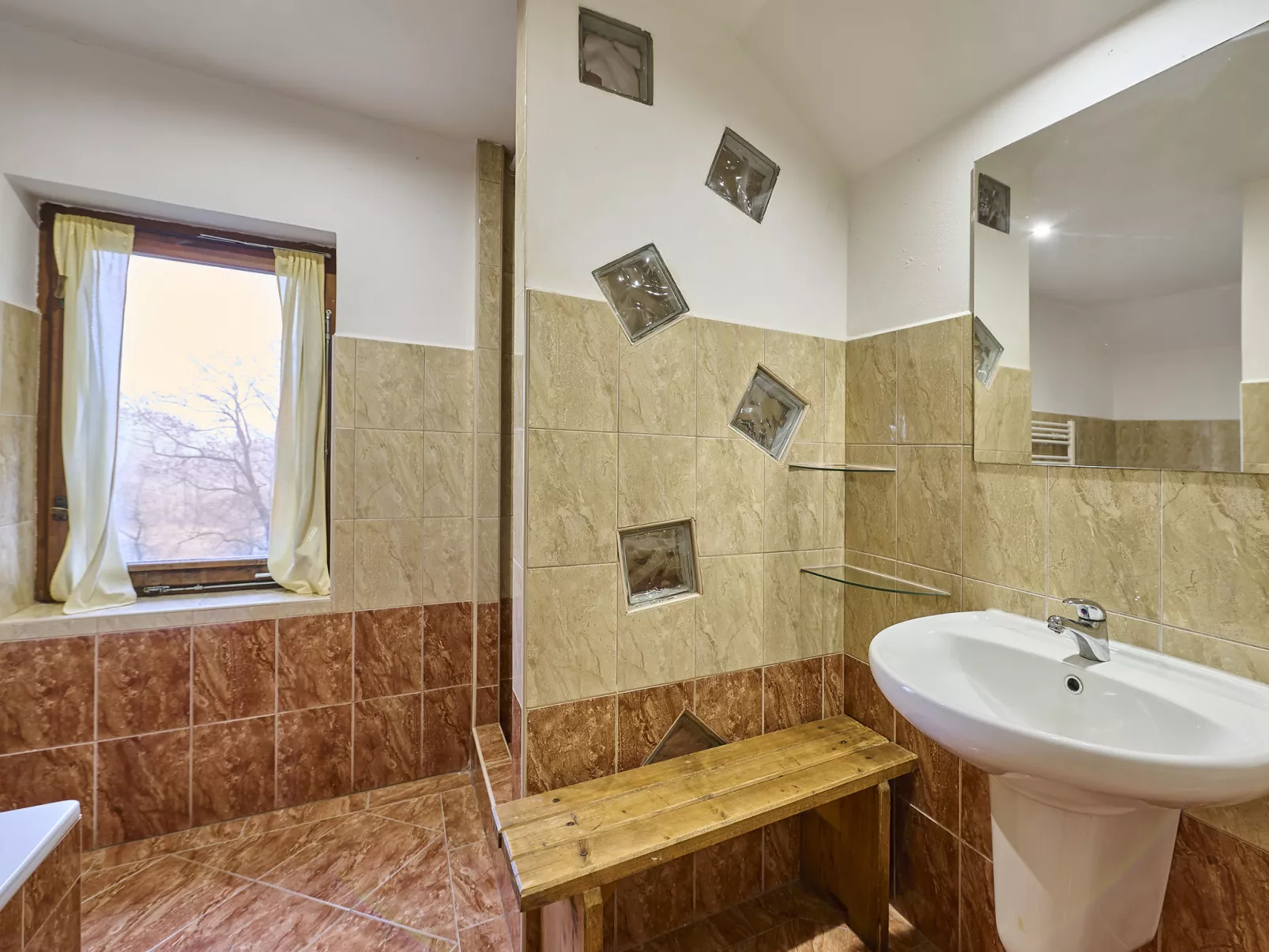 Zlatá Olešnice 122-Inside