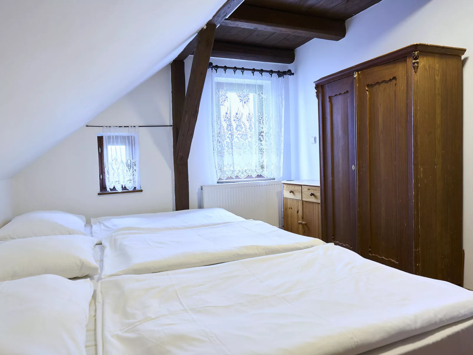 Zlatá Olešnice 122-Inside