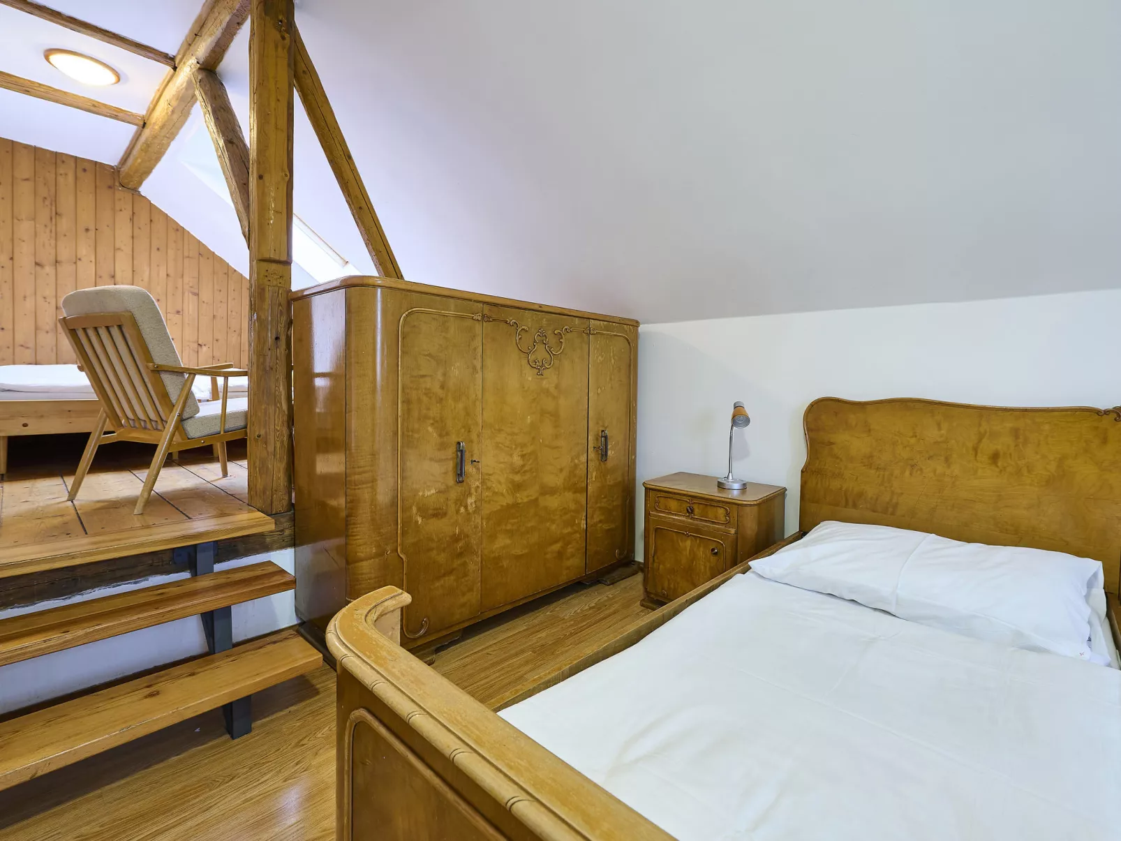 Zlatá Olešnice 122-Inside