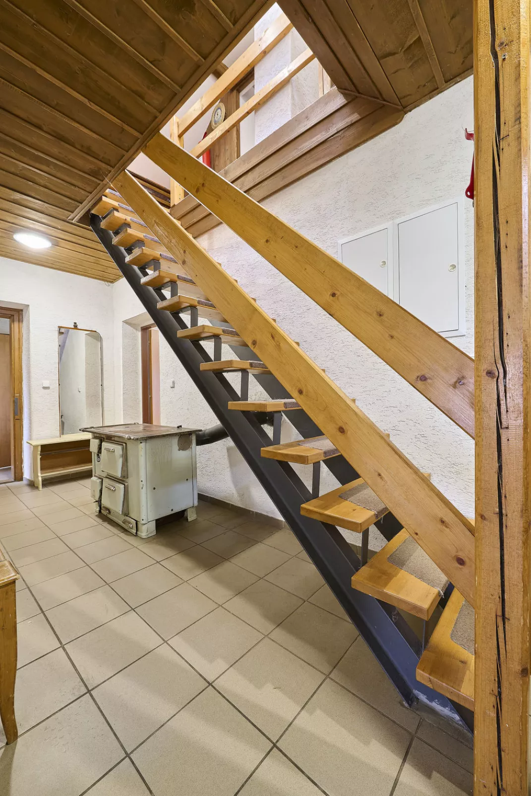 Zlatá Olešnice 122-Inside