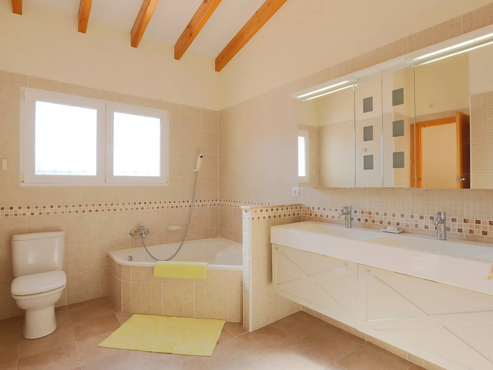 Casa Salvador-Inside