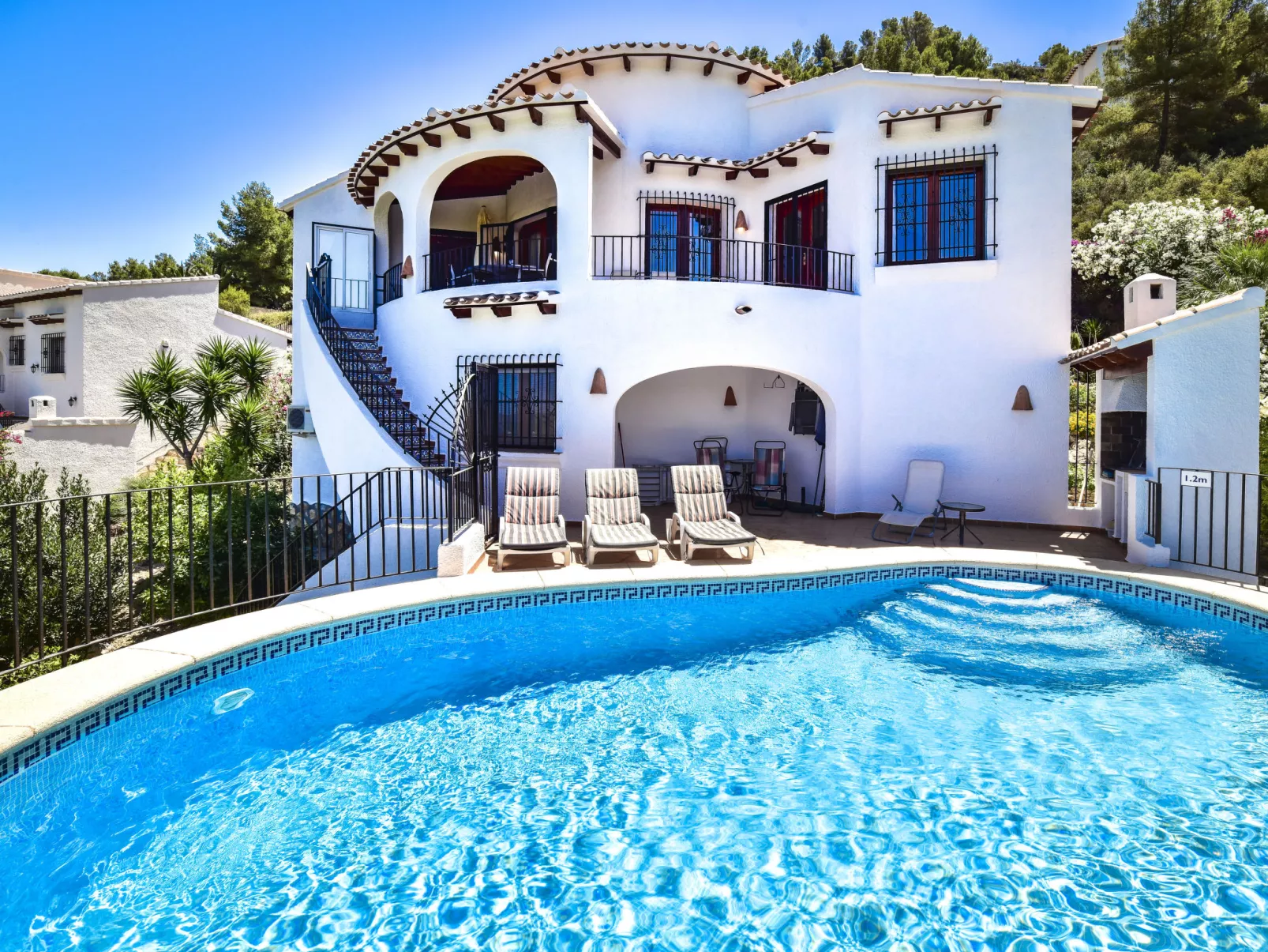 Villa Clementina-Outside