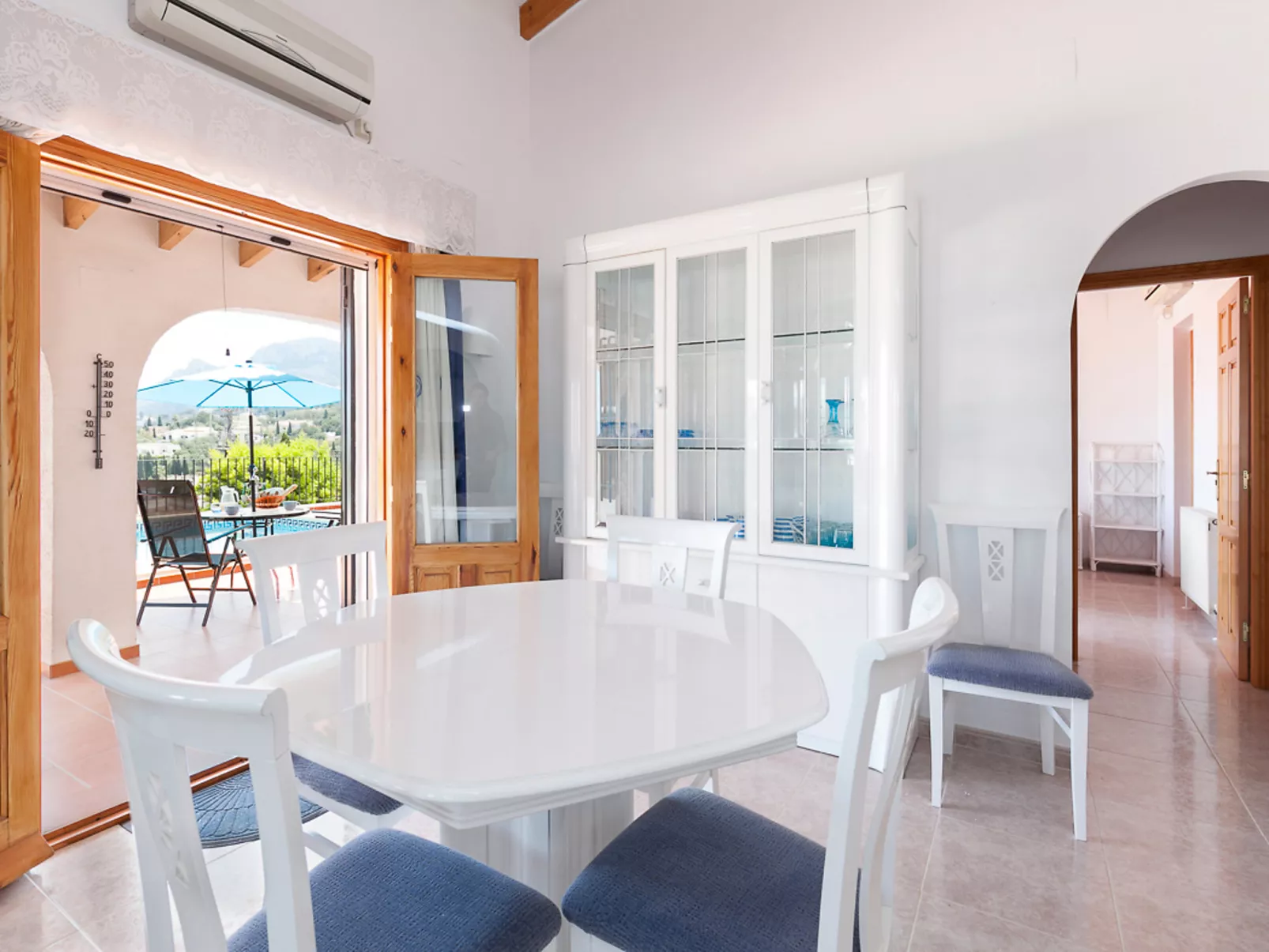 Villa Jilian-Inside