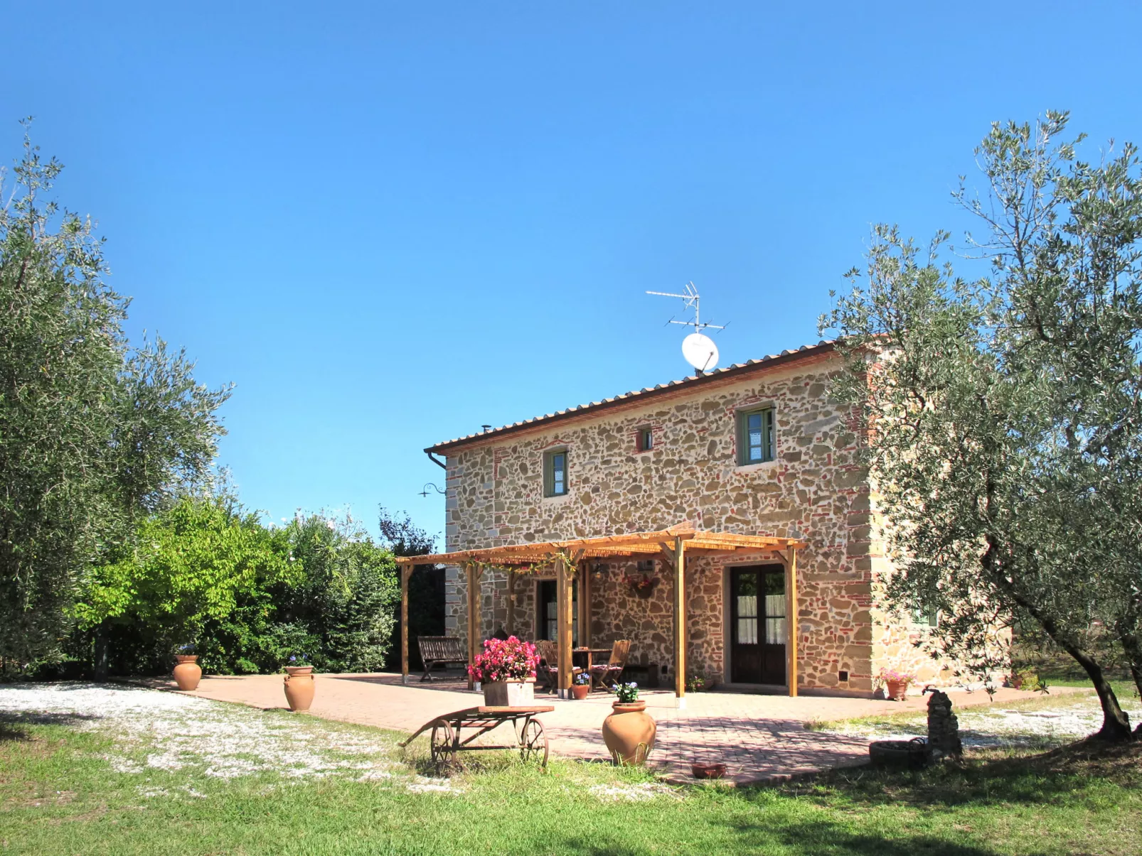 La Casina-Outside