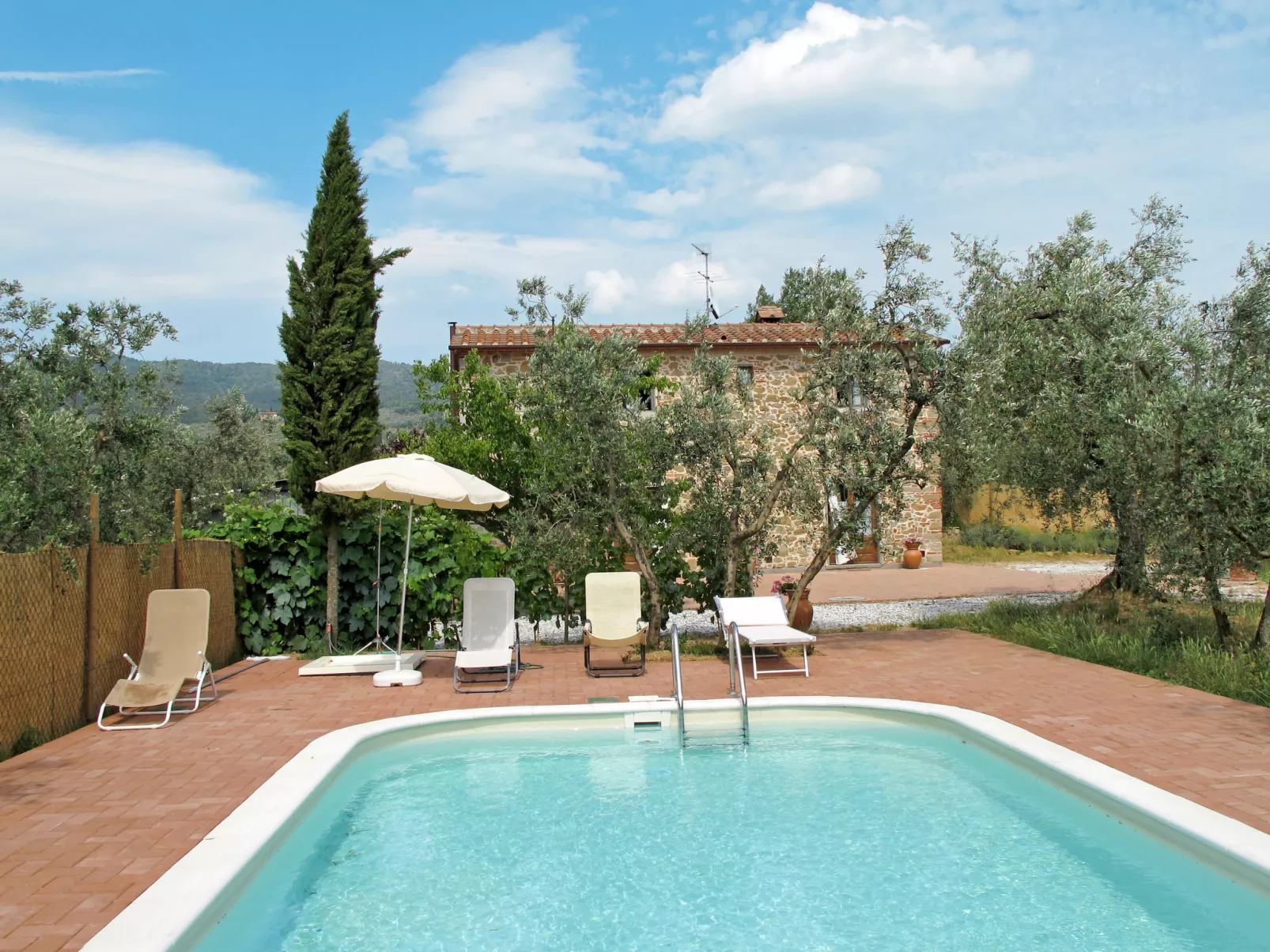 La Casina-Outside