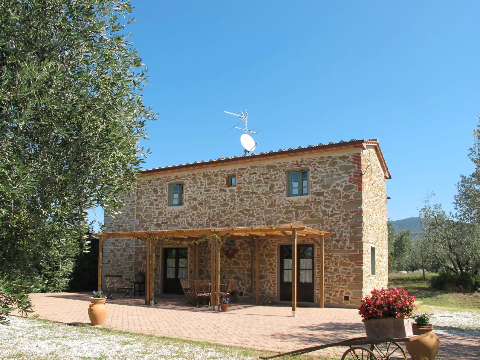 La Casina-Outside