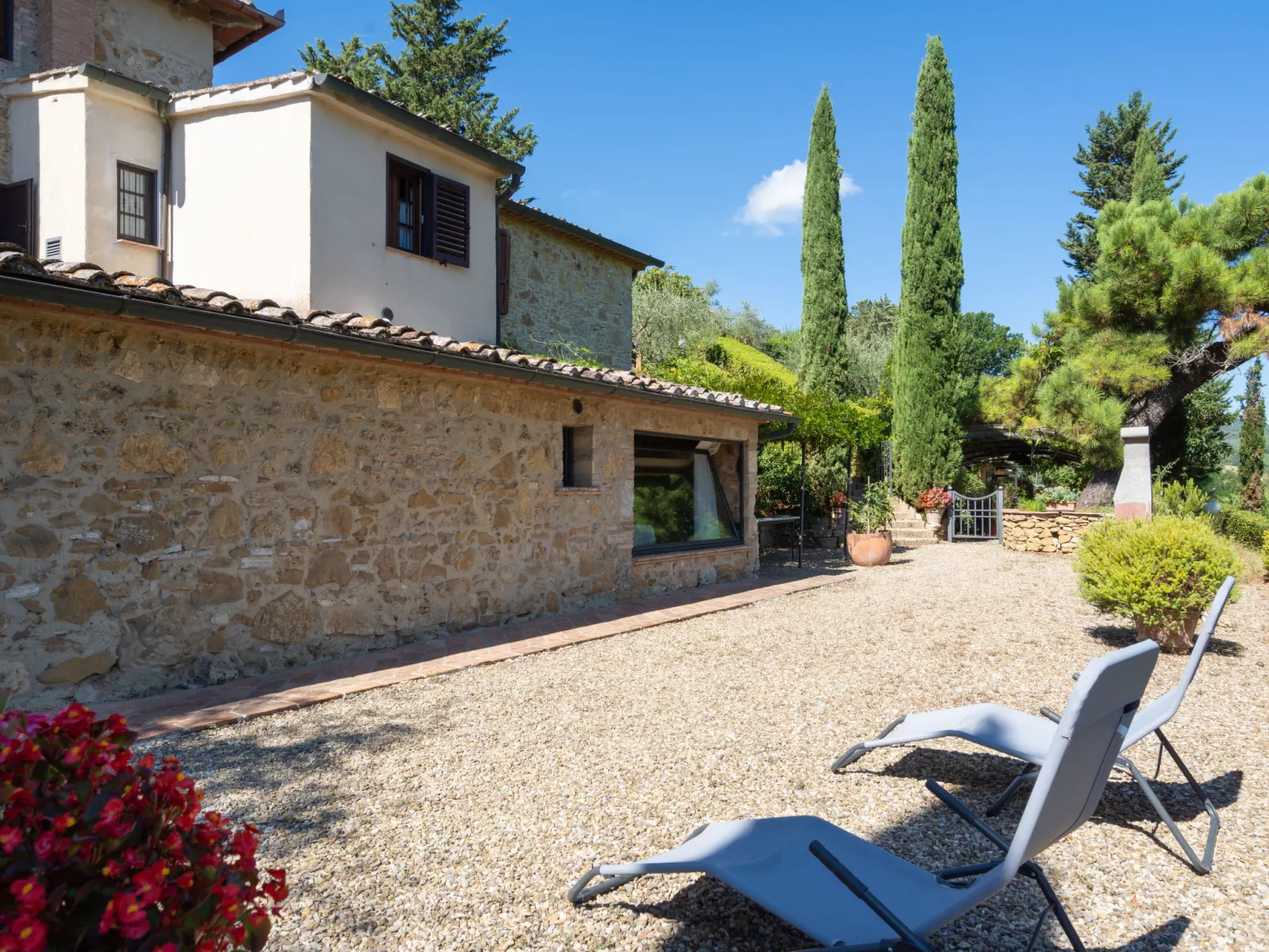 Il Sangiovese-Outside