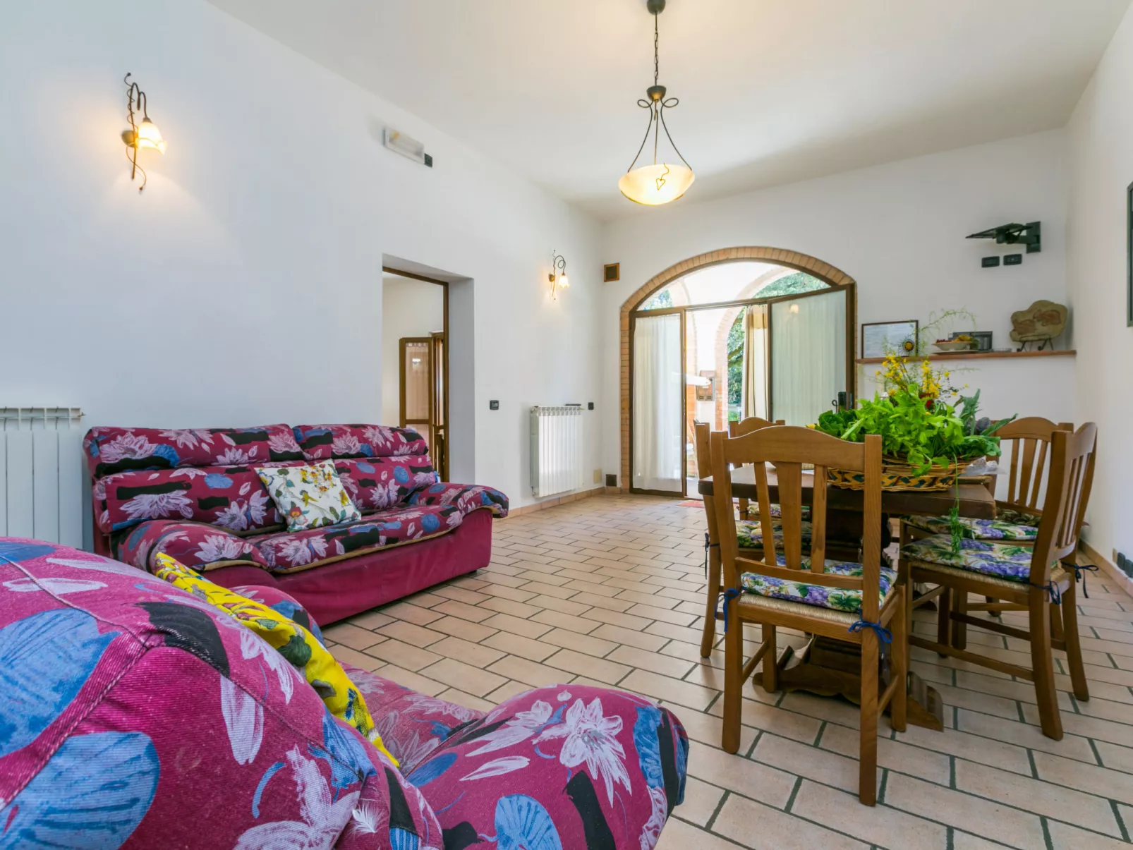Borgo Antico-Inside