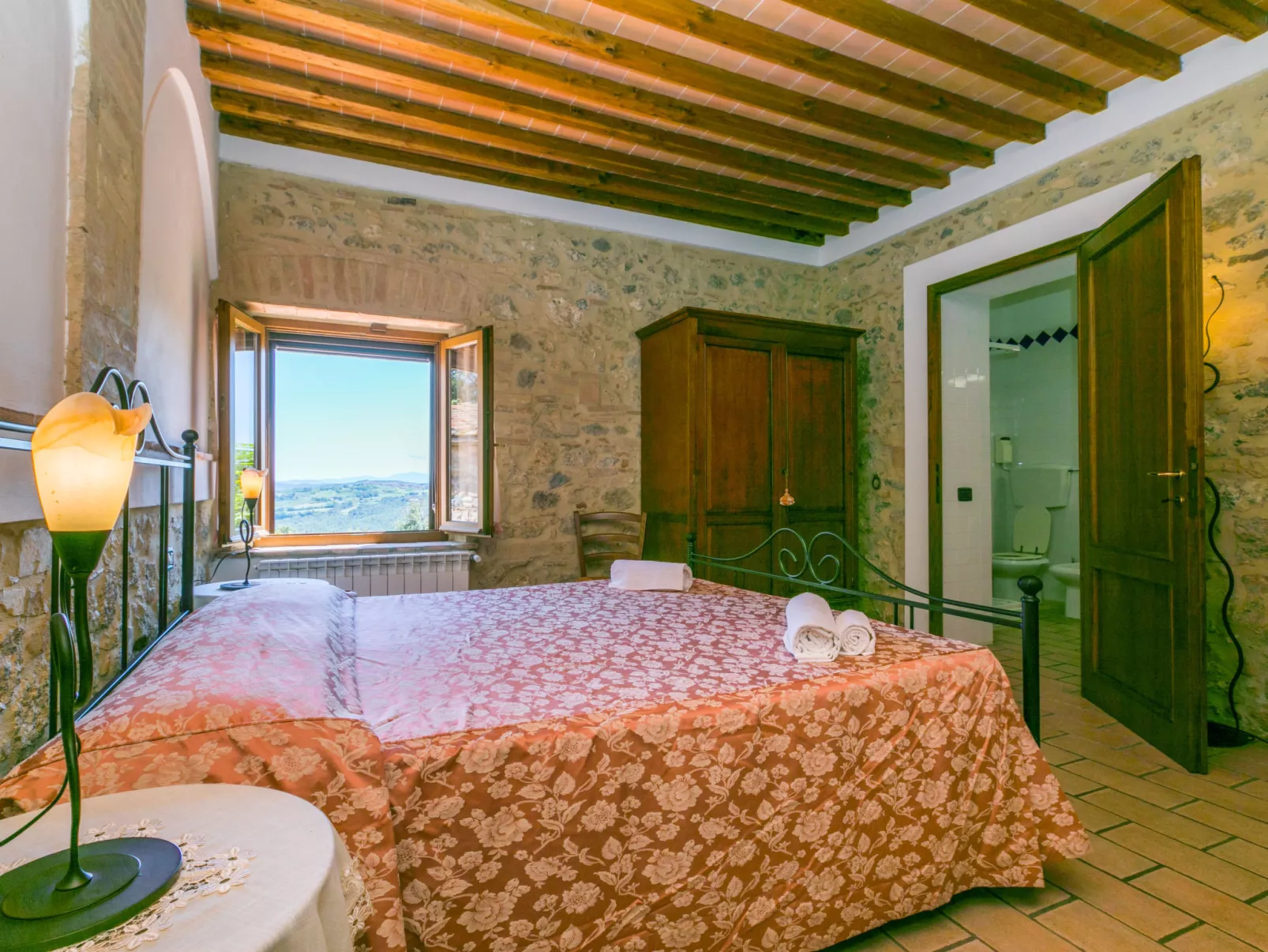 Borgo Antico-Inside