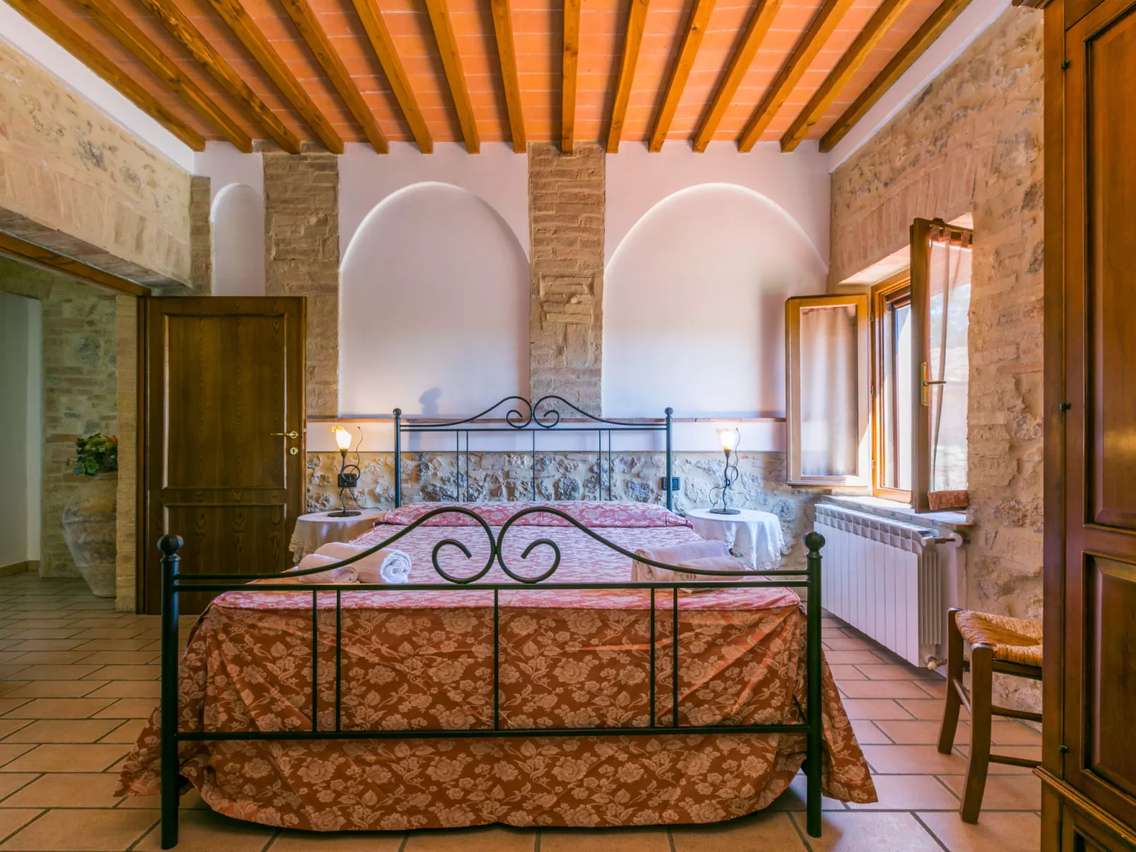 Borgo Antico-Inside