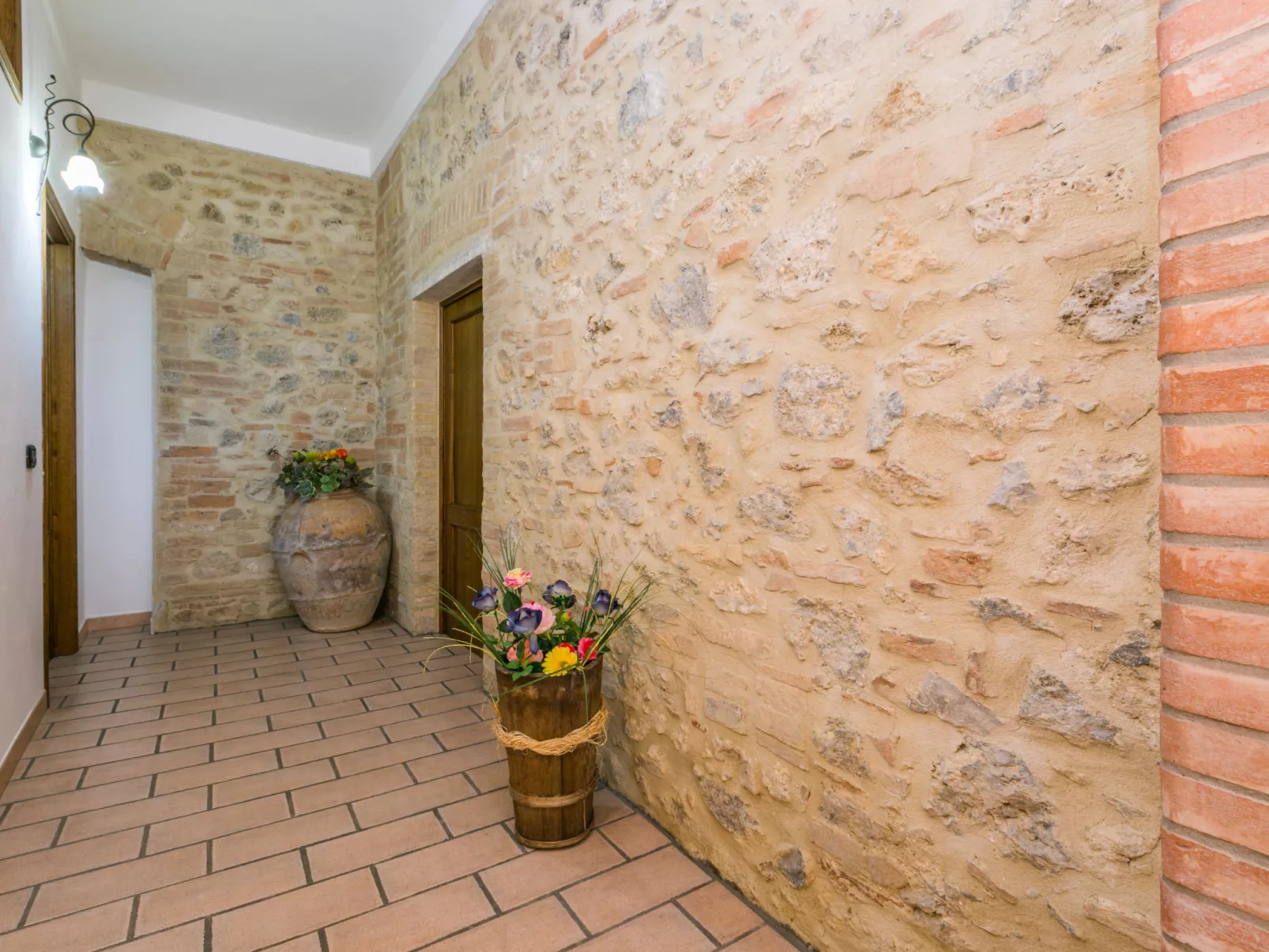 Borgo Antico-Inside