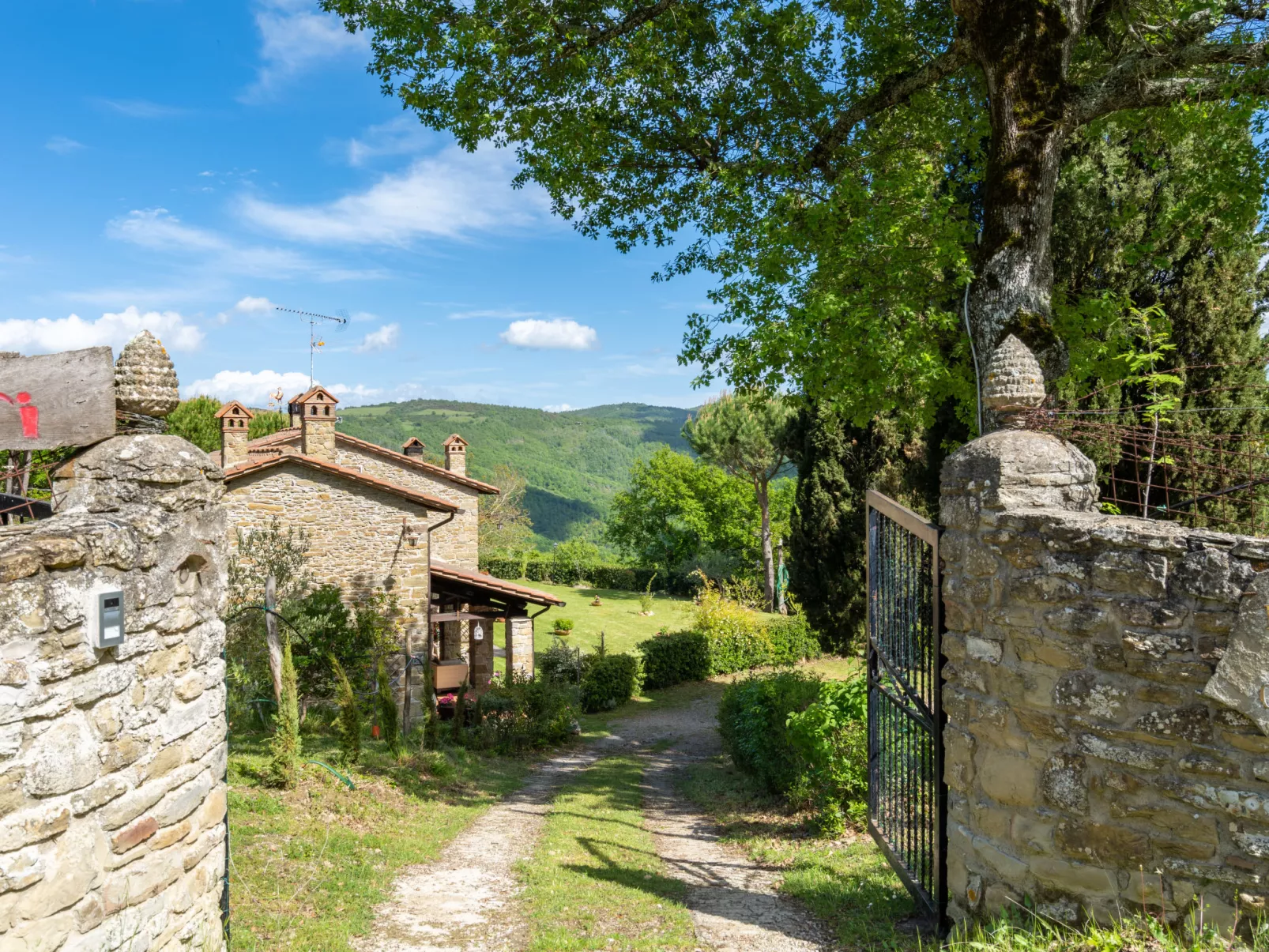 Podere Il Castello-Outside