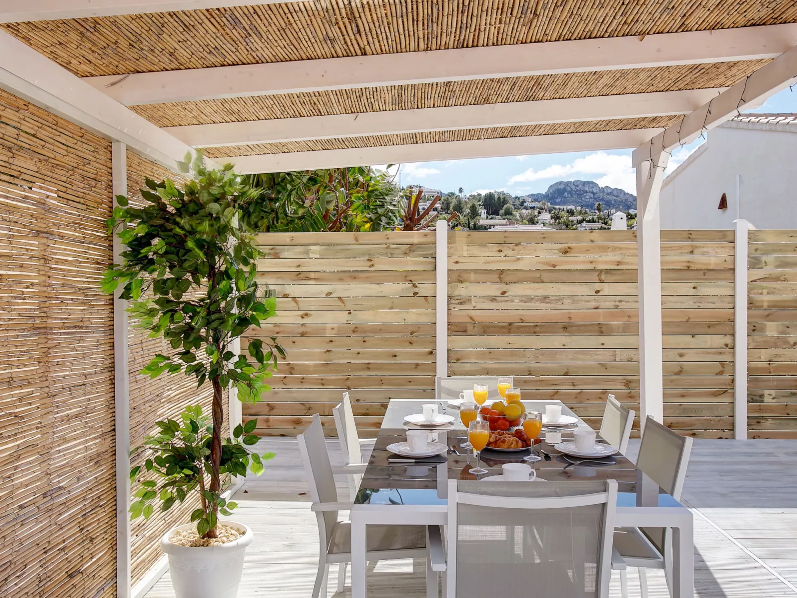 Villa Moreana-Outside