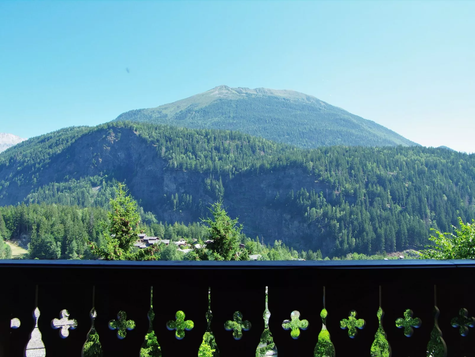 Les Hauts des Chavants --Outside