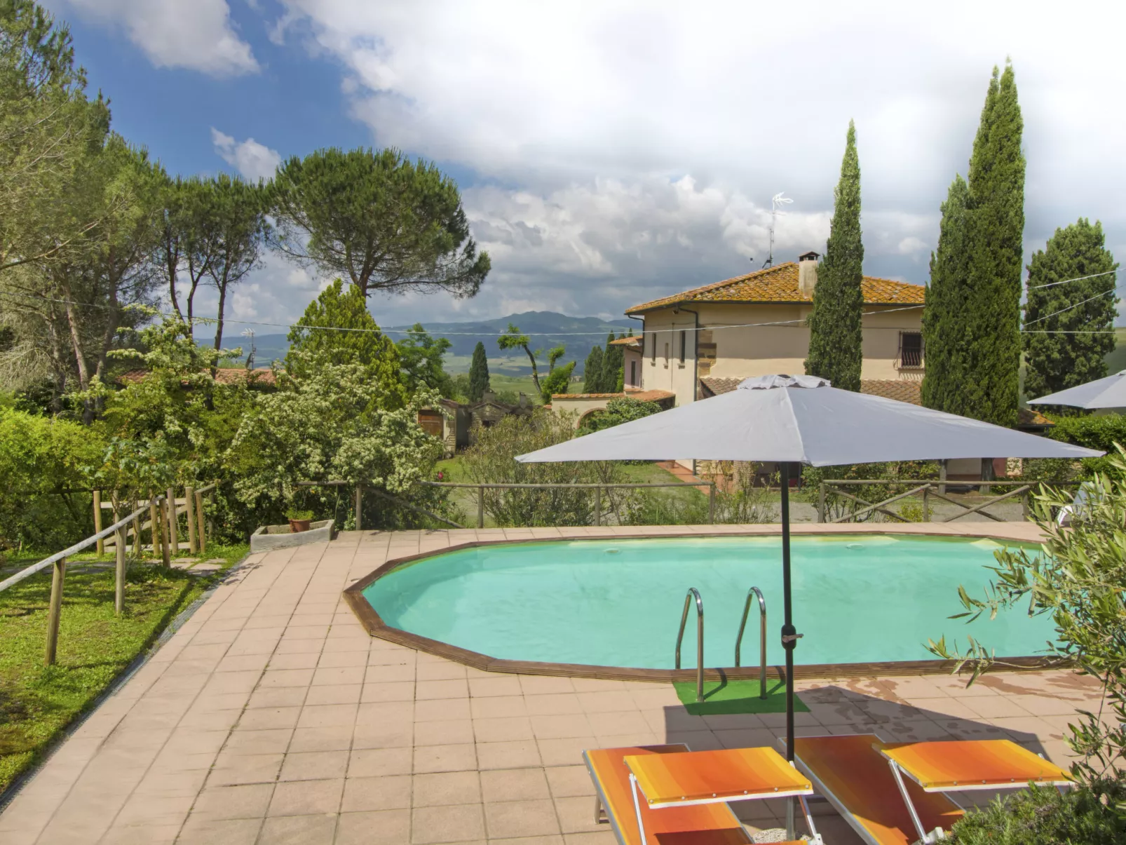 Villa Etrusca-Outside