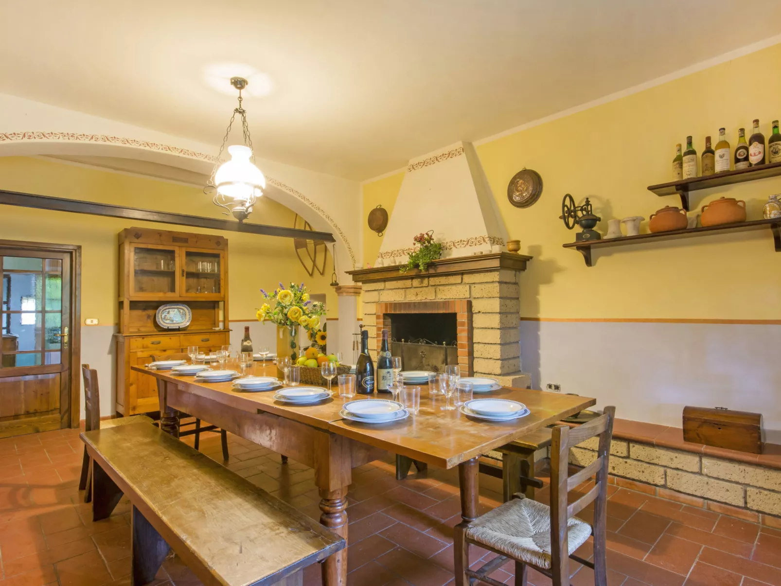 Villa Etrusca-Inside