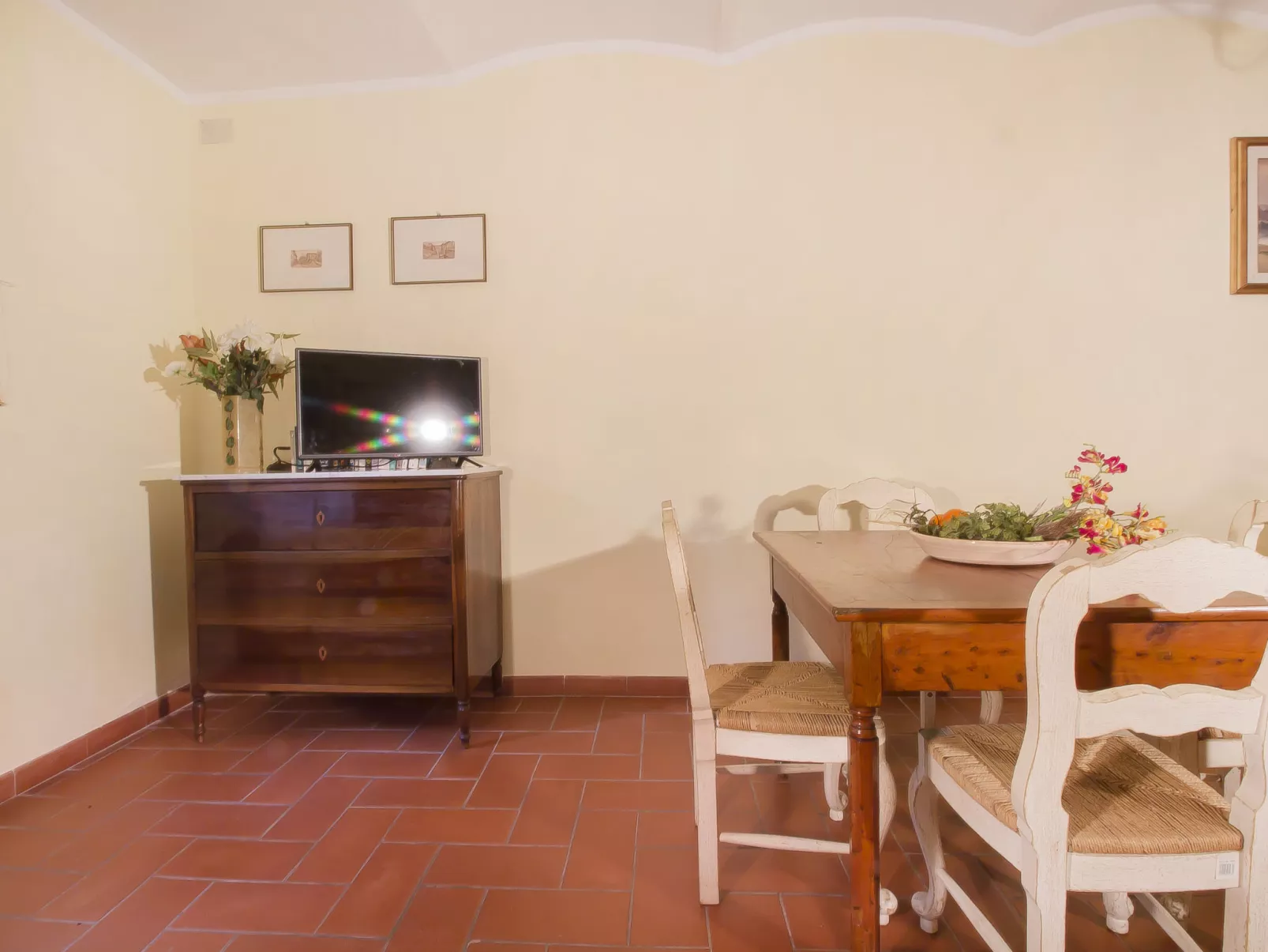 Villa Etrusca-Inside