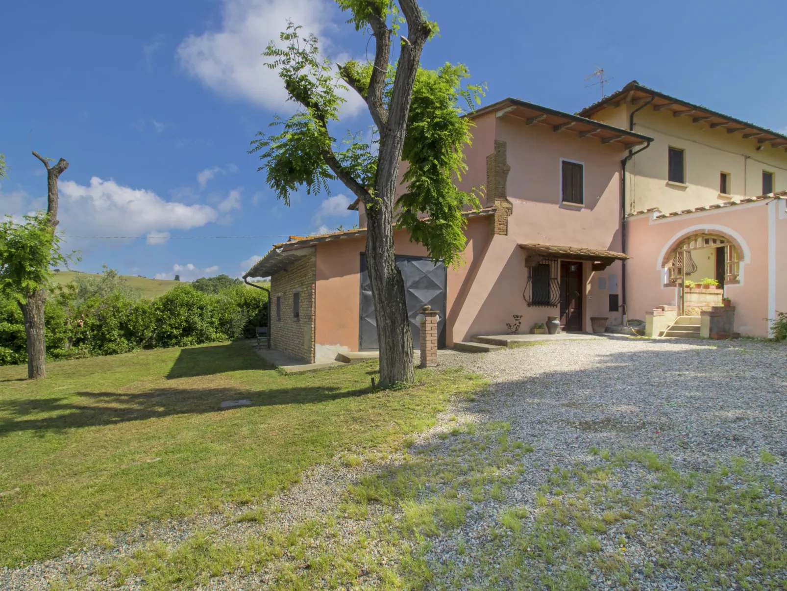 Villa Etrusca-Outside