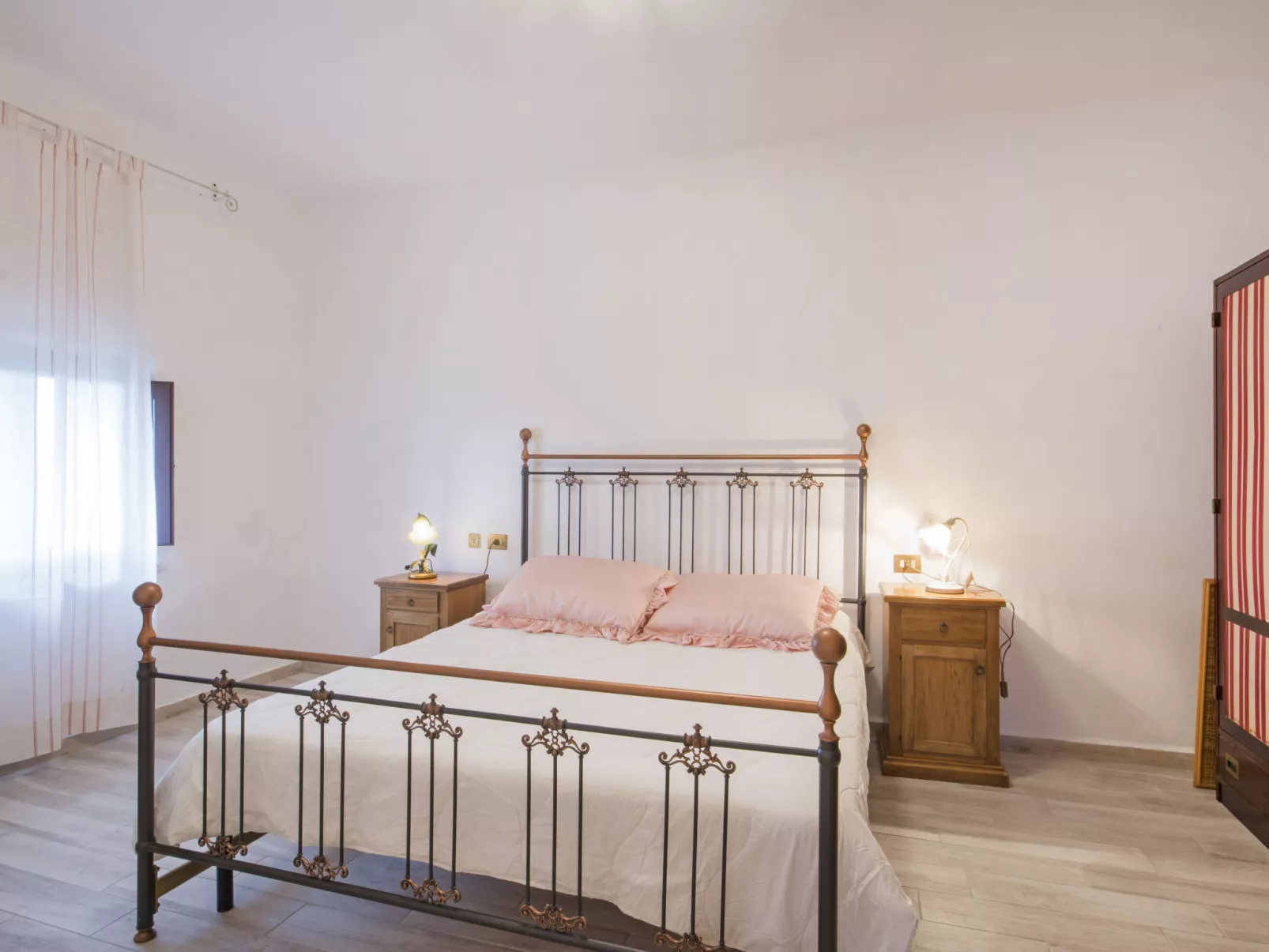 Villa Etrusca-Inside