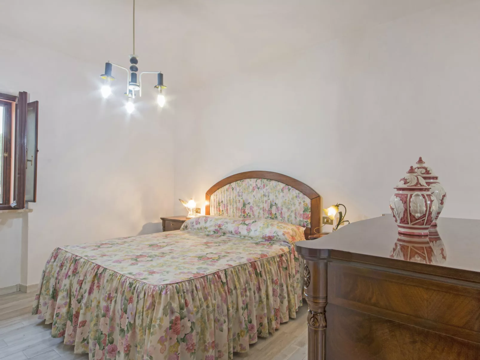 Villa Etrusca-Inside
