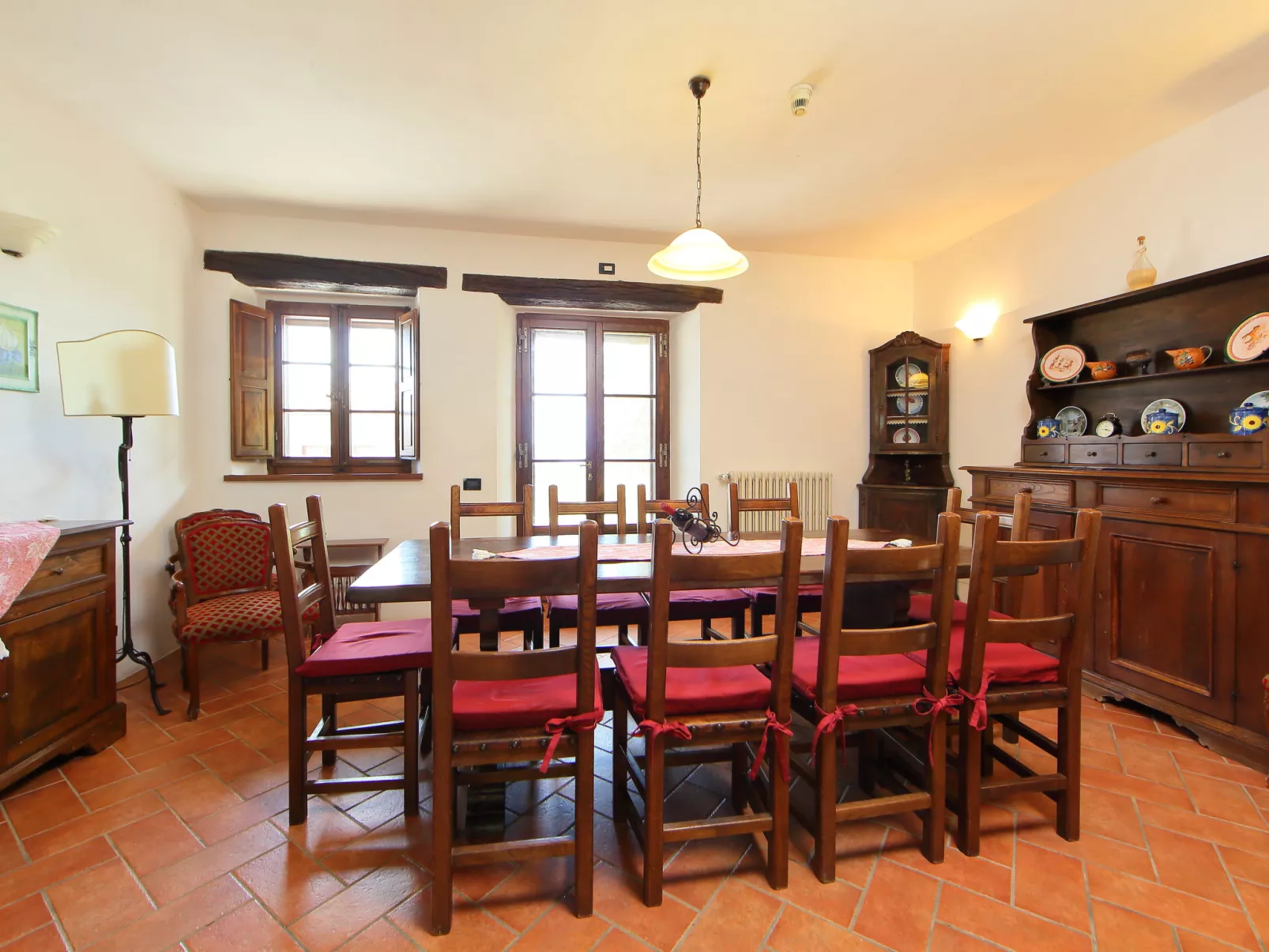 Val d'Orcia-Inside