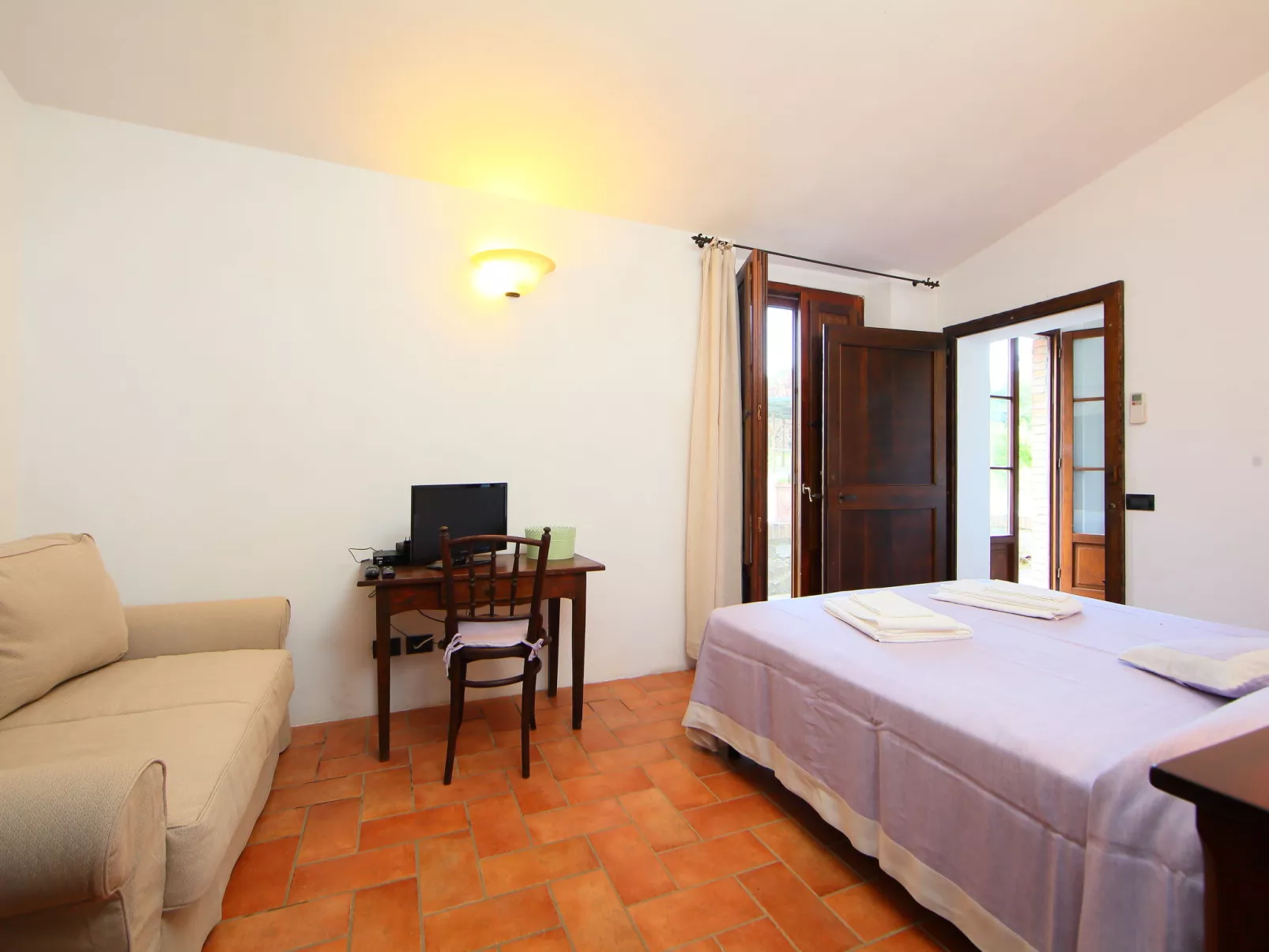 Val d'Orcia-Inside