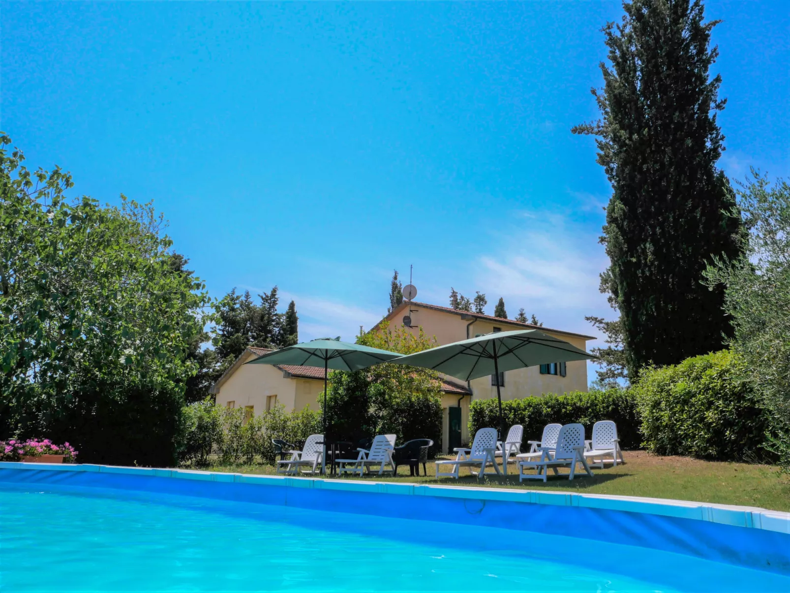 Campo Fiorito-Outside