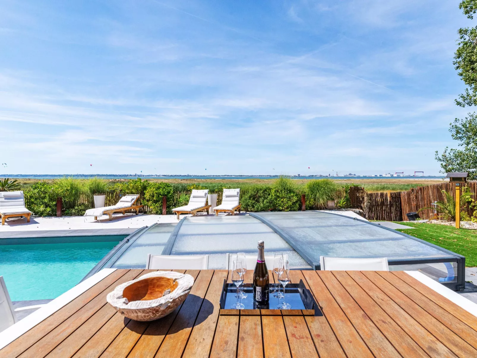 Indigo-Vue Mer et Piscine chauffée-Outside