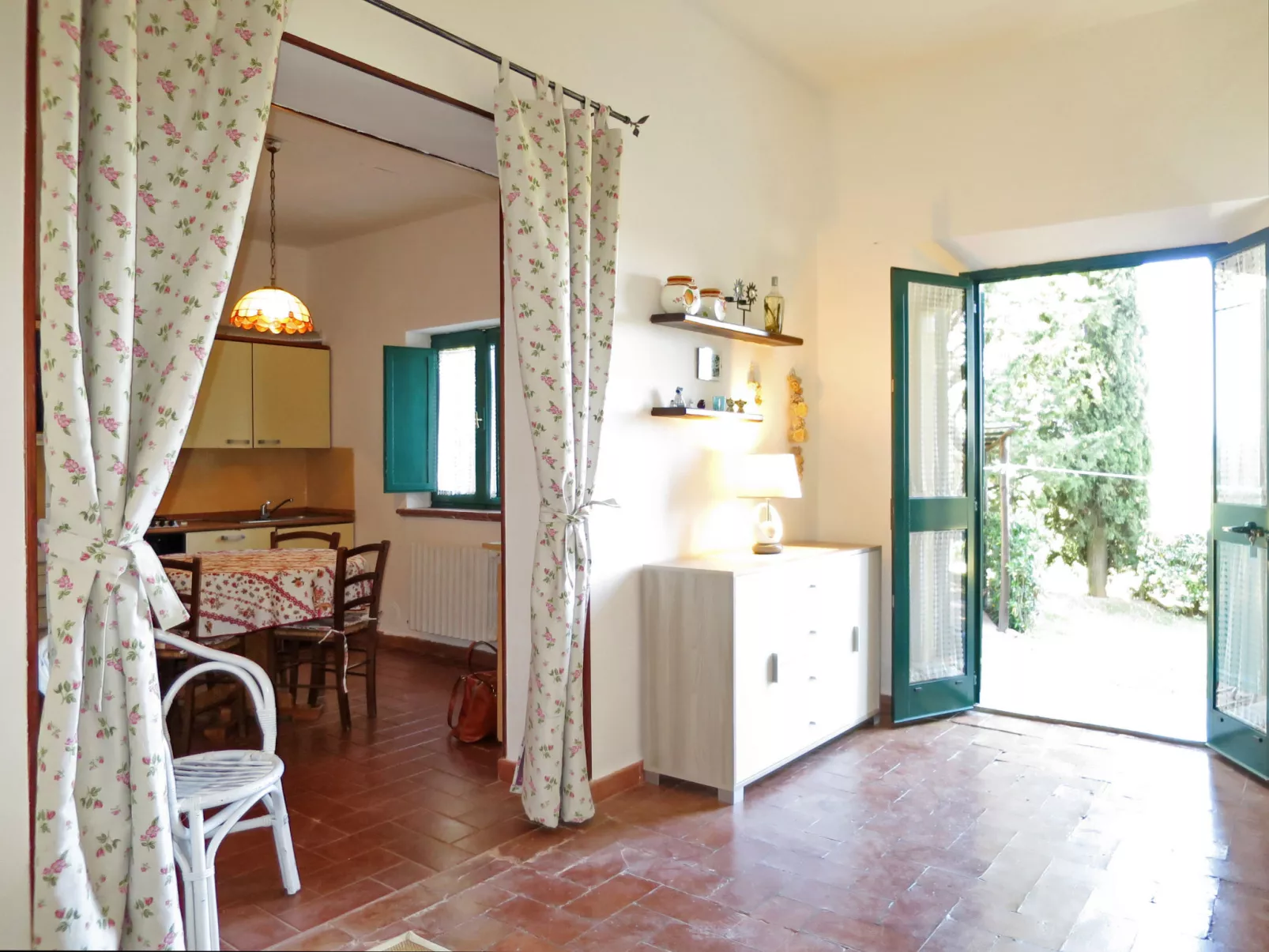 Campo Fiorito-Inside