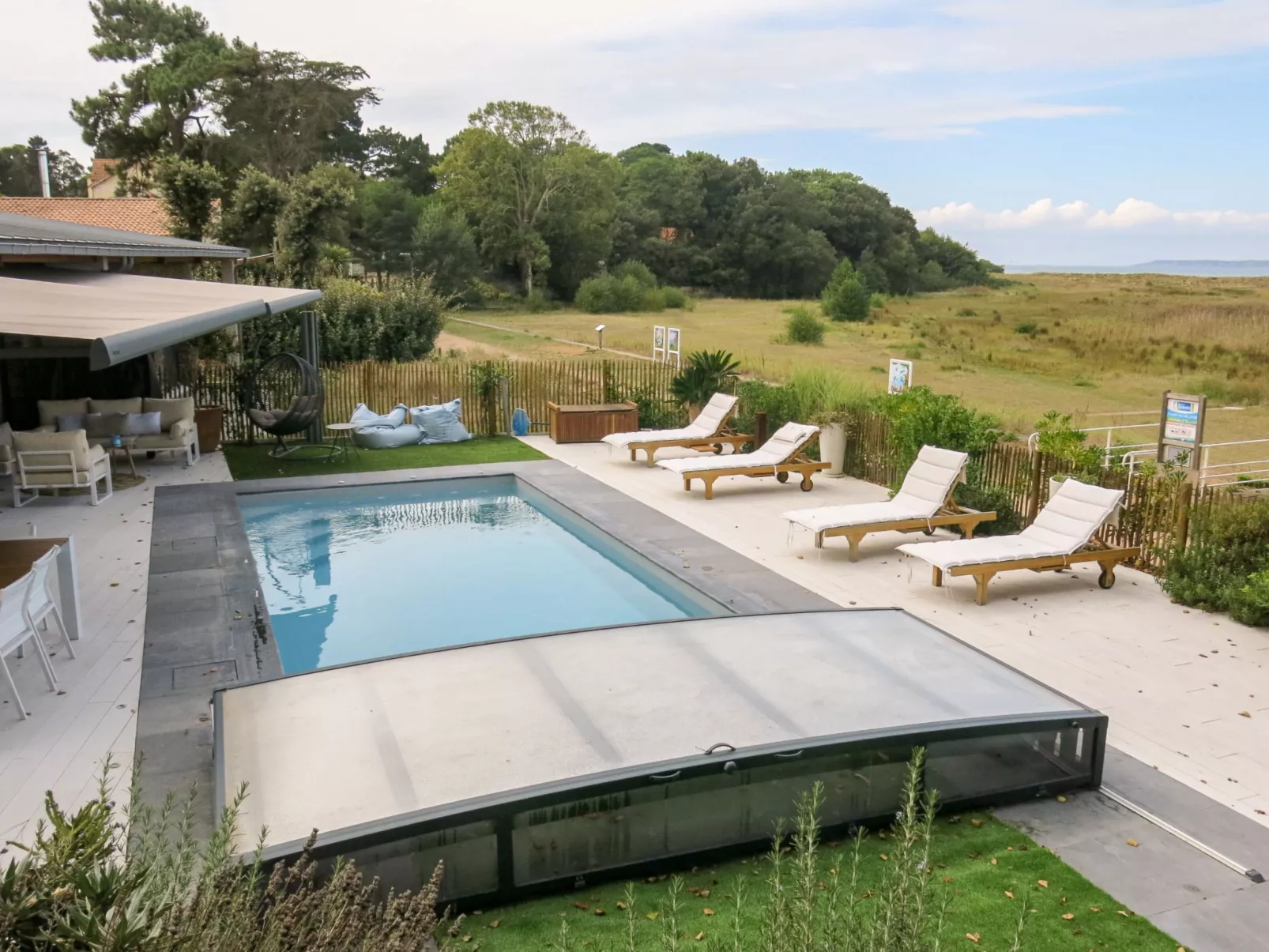 Indigo-Vue Mer et Piscine chauffée-Outside