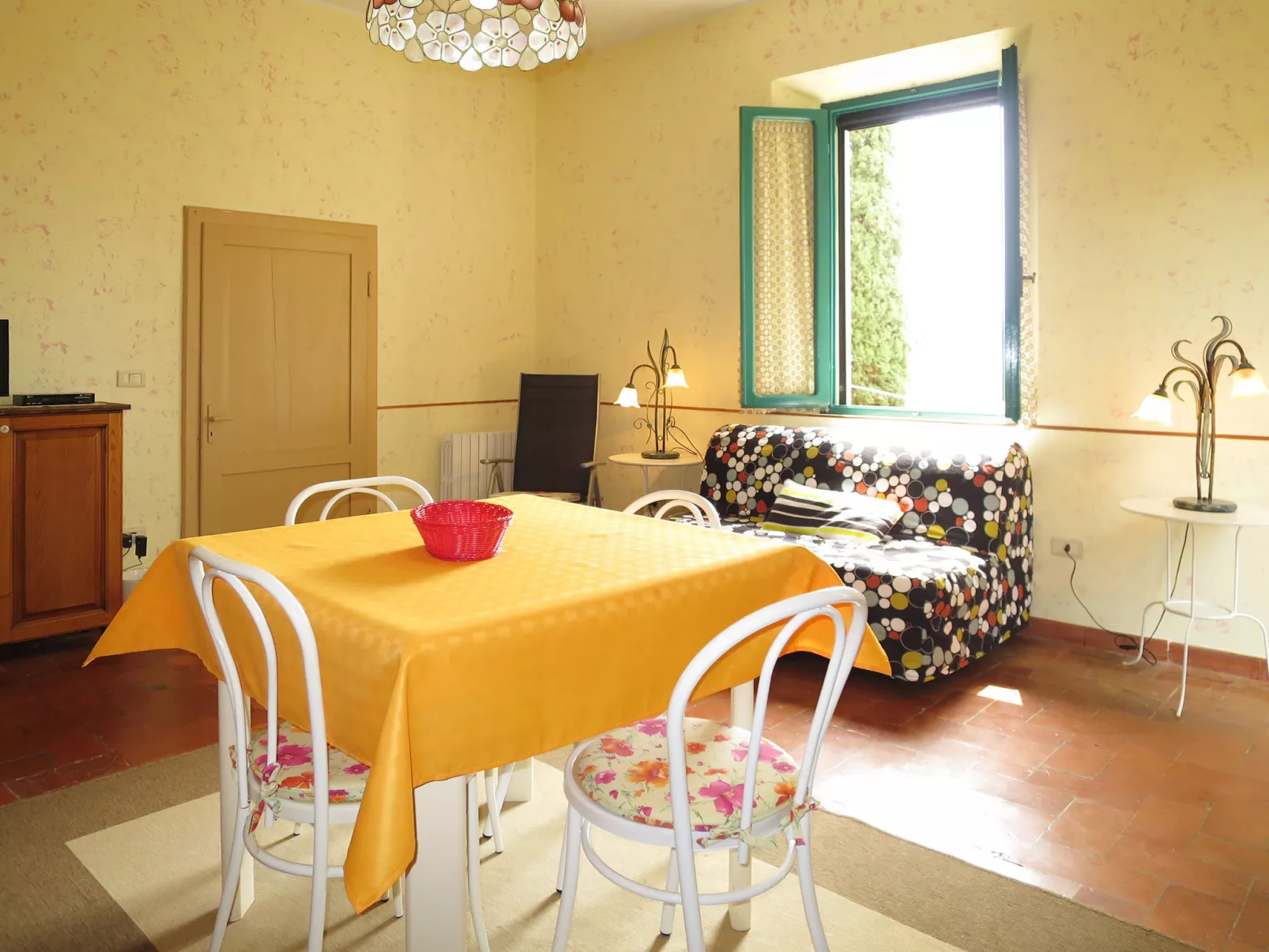 Campo Fiorito-Inside