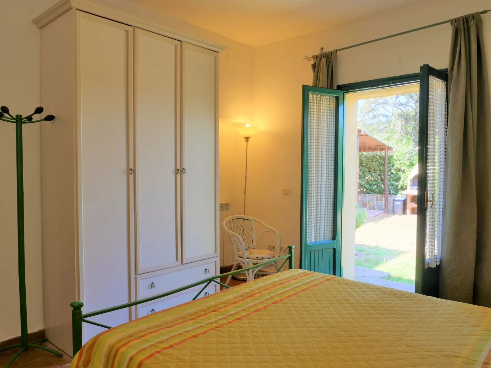 Campo Fiorito-Inside