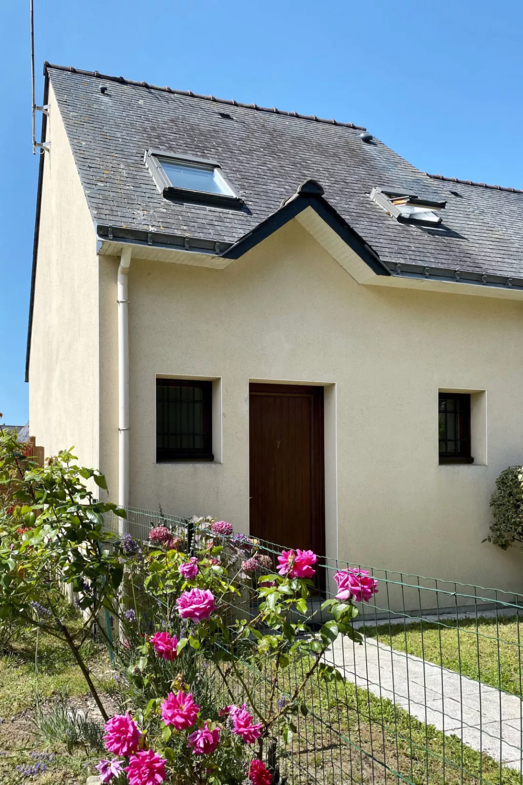 La Criée-Outside